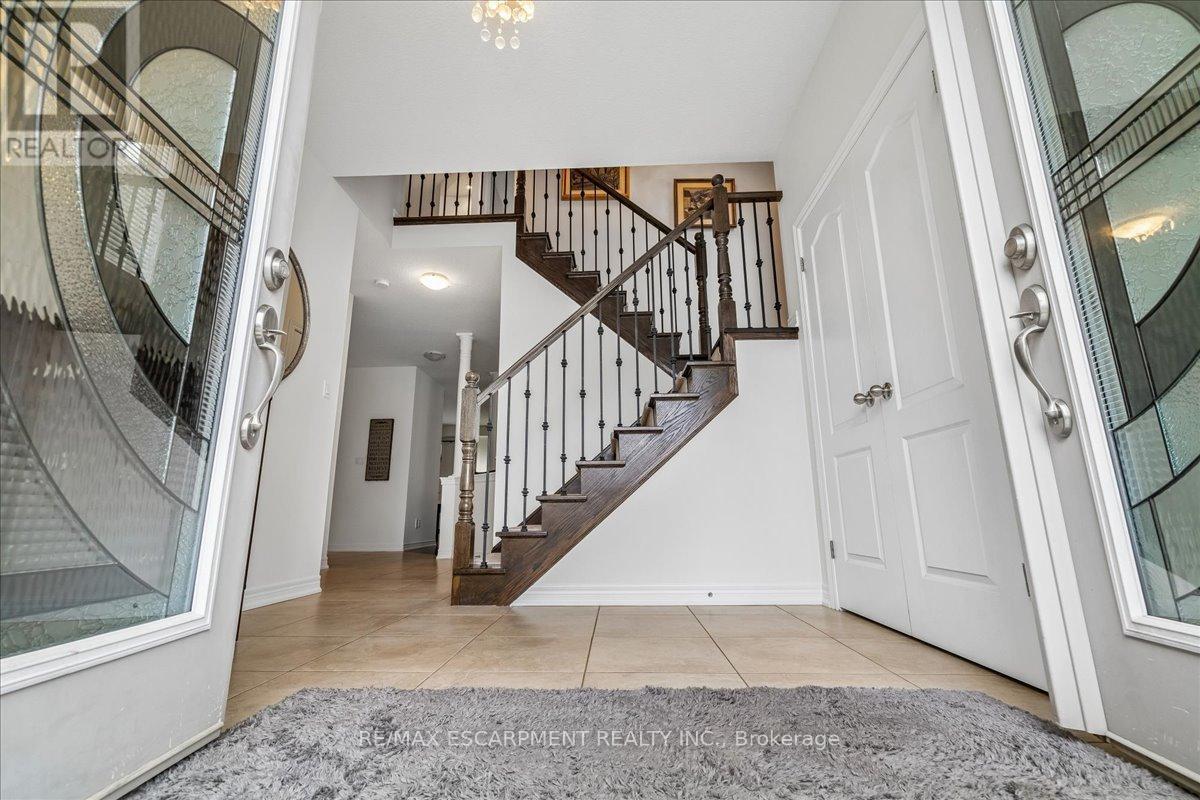 204 Vinton Road, Hamilton, Ontario  L9K 0G8 - Photo 5 - X13029488