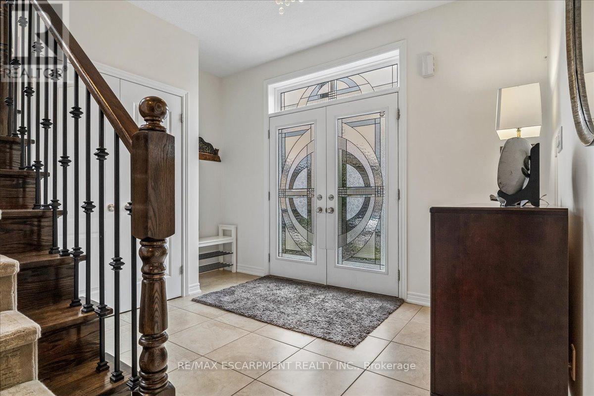 204 Vinton Road, Hamilton, Ontario  L9K 0G8 - Photo 7 - X13029488