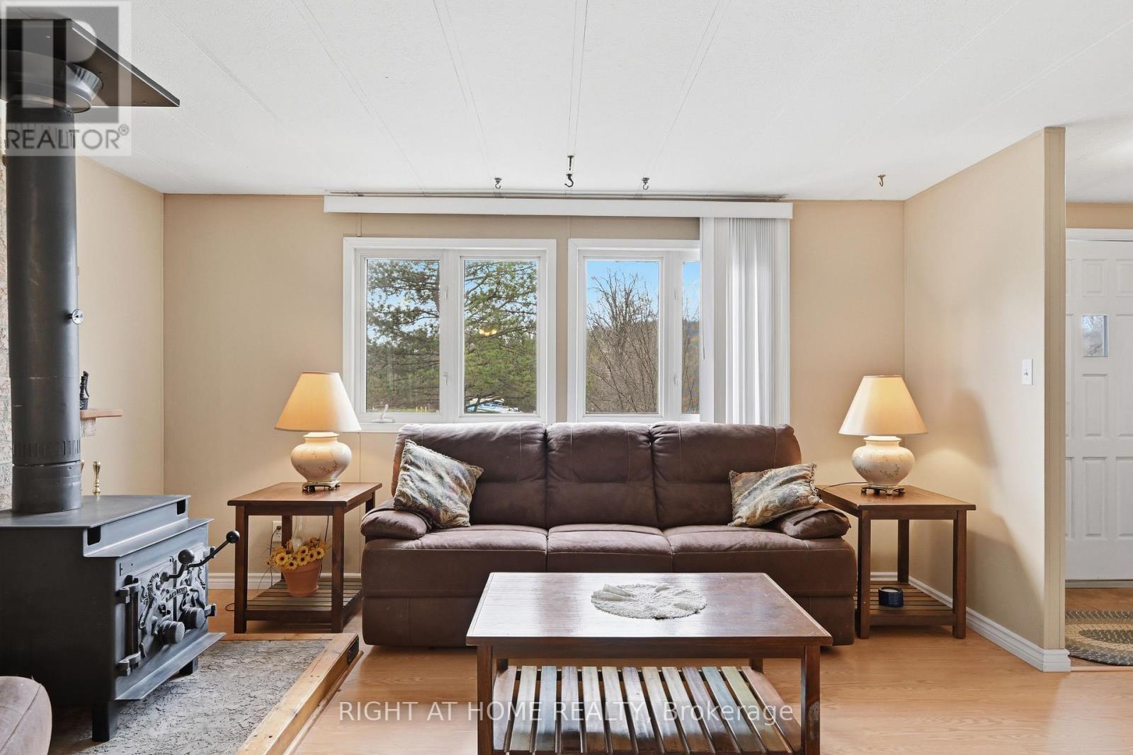 131 Hillside Cres - 1294 8th Concession Road W, Hamilton, Ontario  N0B 2J0 - Photo 3 - X13029604