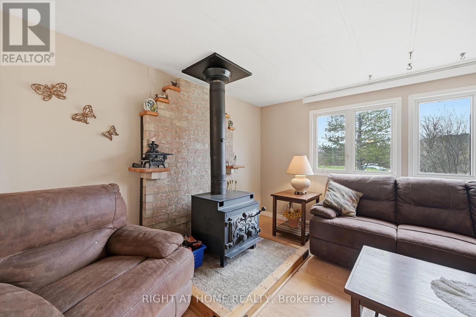 131 Hillside Cres - 1294 8th Concession Road W, Hamilton, Ontario  N0B 2J0 - Photo 4 - X13029604