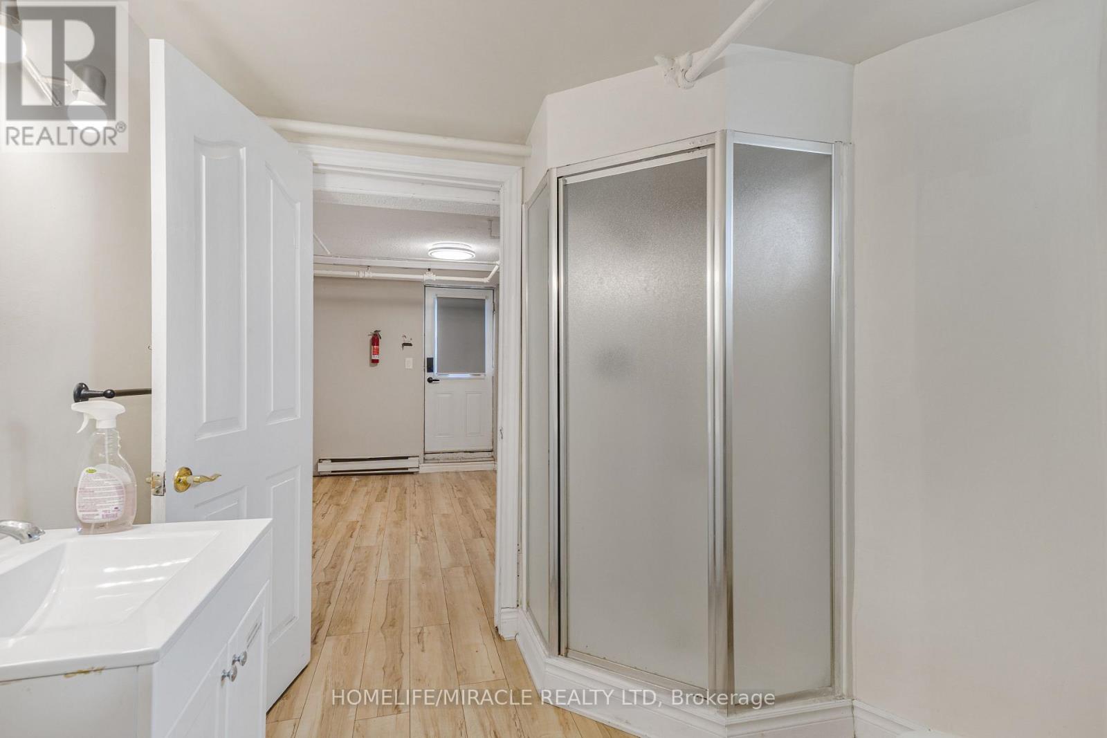 3318 Sinnicks Avenue, Niagara Falls, Ontario  L2J 2G3 - Photo 38 - X13029692