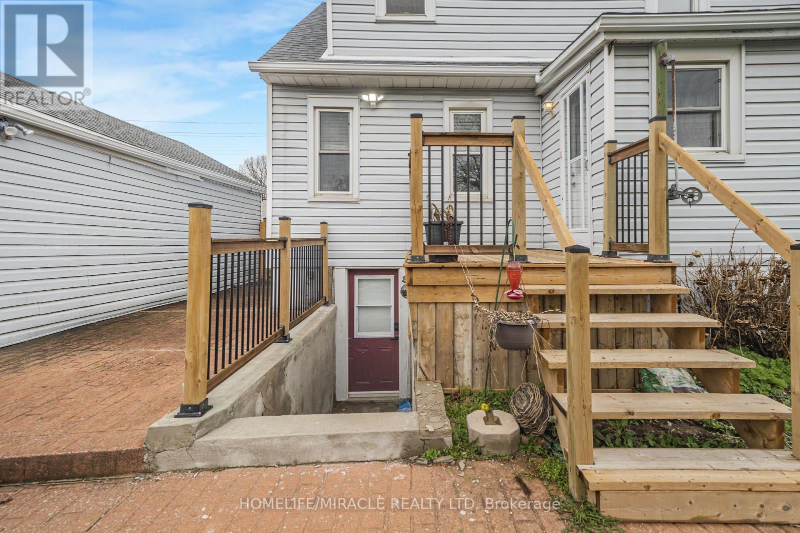 3318 Sinnicks Avenue, Niagara Falls, Ontario  L2J 2G3 - Photo 4 - X13029692