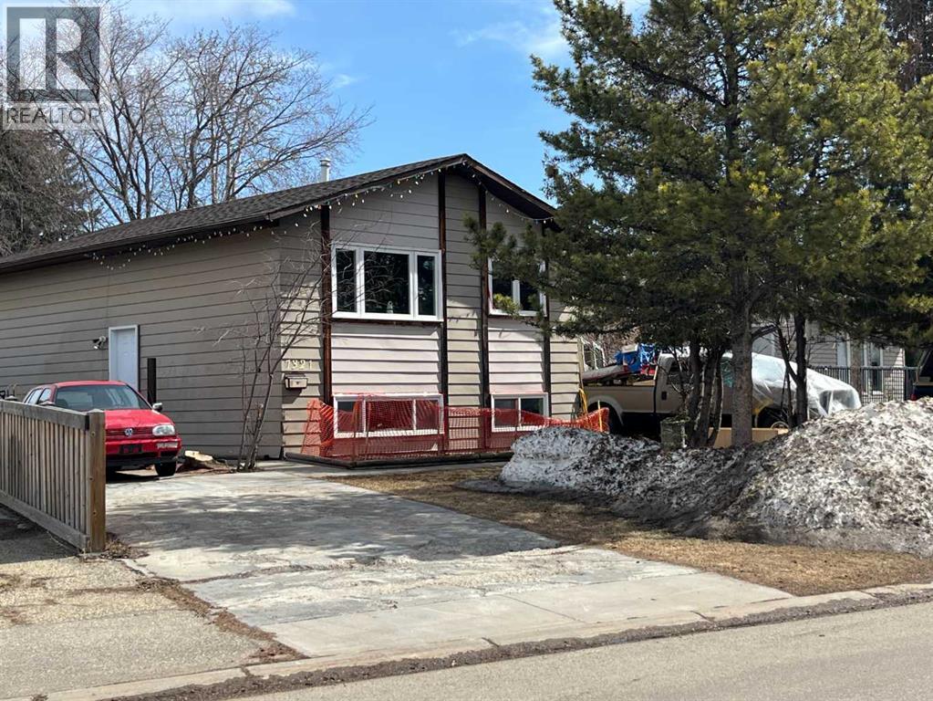 7321 99 Street, Grande Prairie, Alberta  T8V 4Y1 - Photo 2 - A2288371