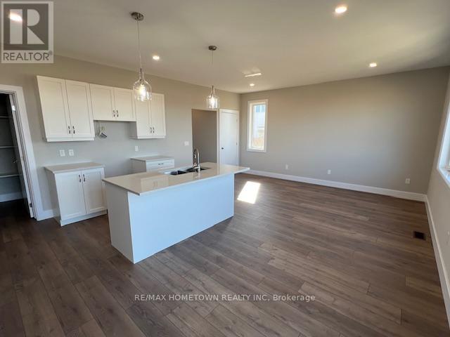 1013 Dobbie Street, Brockville, Ontario  K6V 7N1 - Photo 3 - X13029834