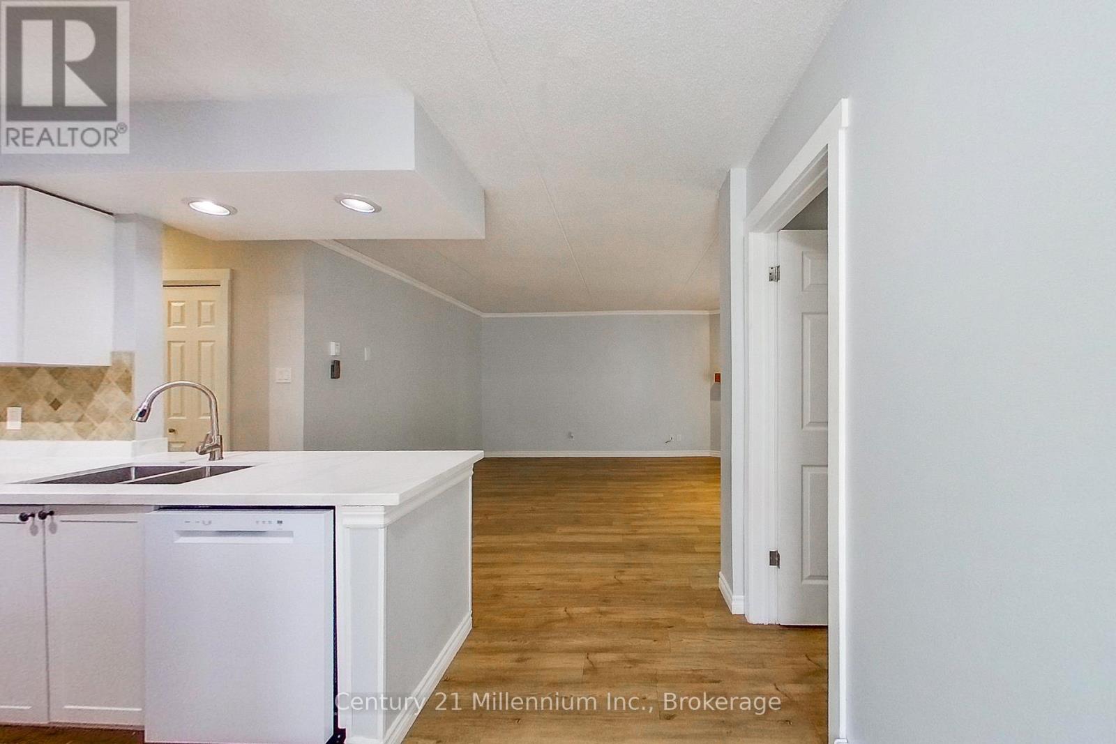 193 - 49 Trott Boulevard, Collingwood, Ontario  L9Y 5B8 - Photo 9 - S13029946