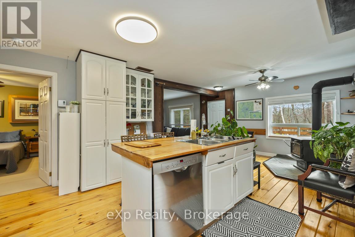 20 Sunnyshore Park Drive, Mckellar, Ontario  P2A 0B5 - Photo 2 - X13030076