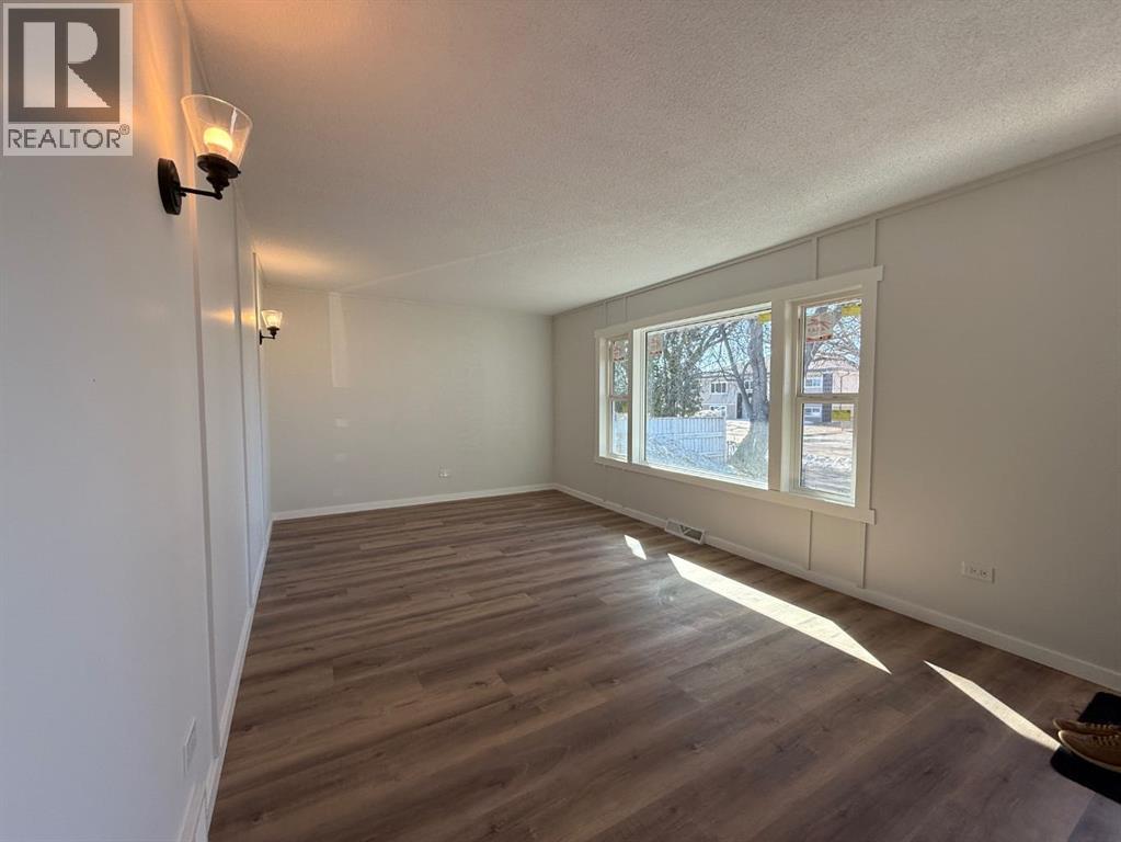 5032 55th Avenue, High Prairie, Alberta  T0G 1E0 - Photo 7 - A2303480