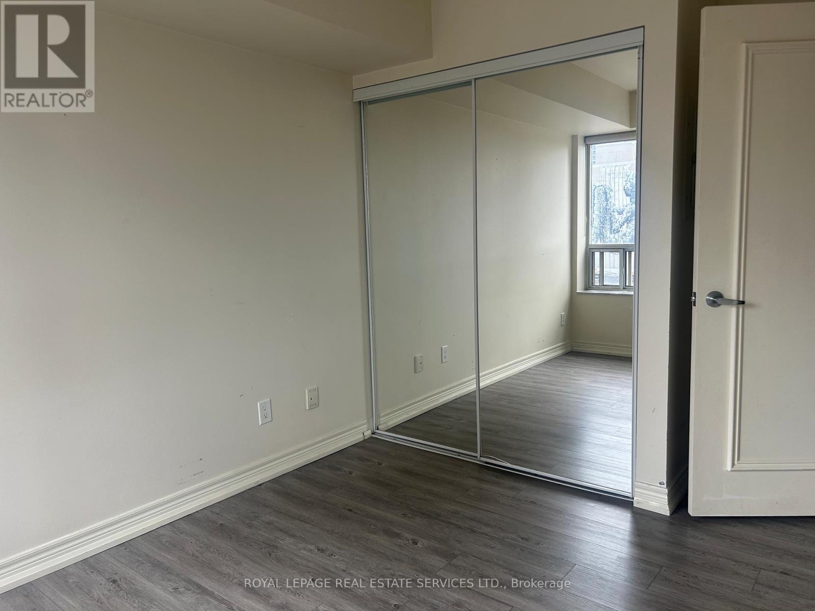 804 - 60 St Clair Avenue W, Toronto, Ontario  M4V 1M1 - Photo 7 - C12900916