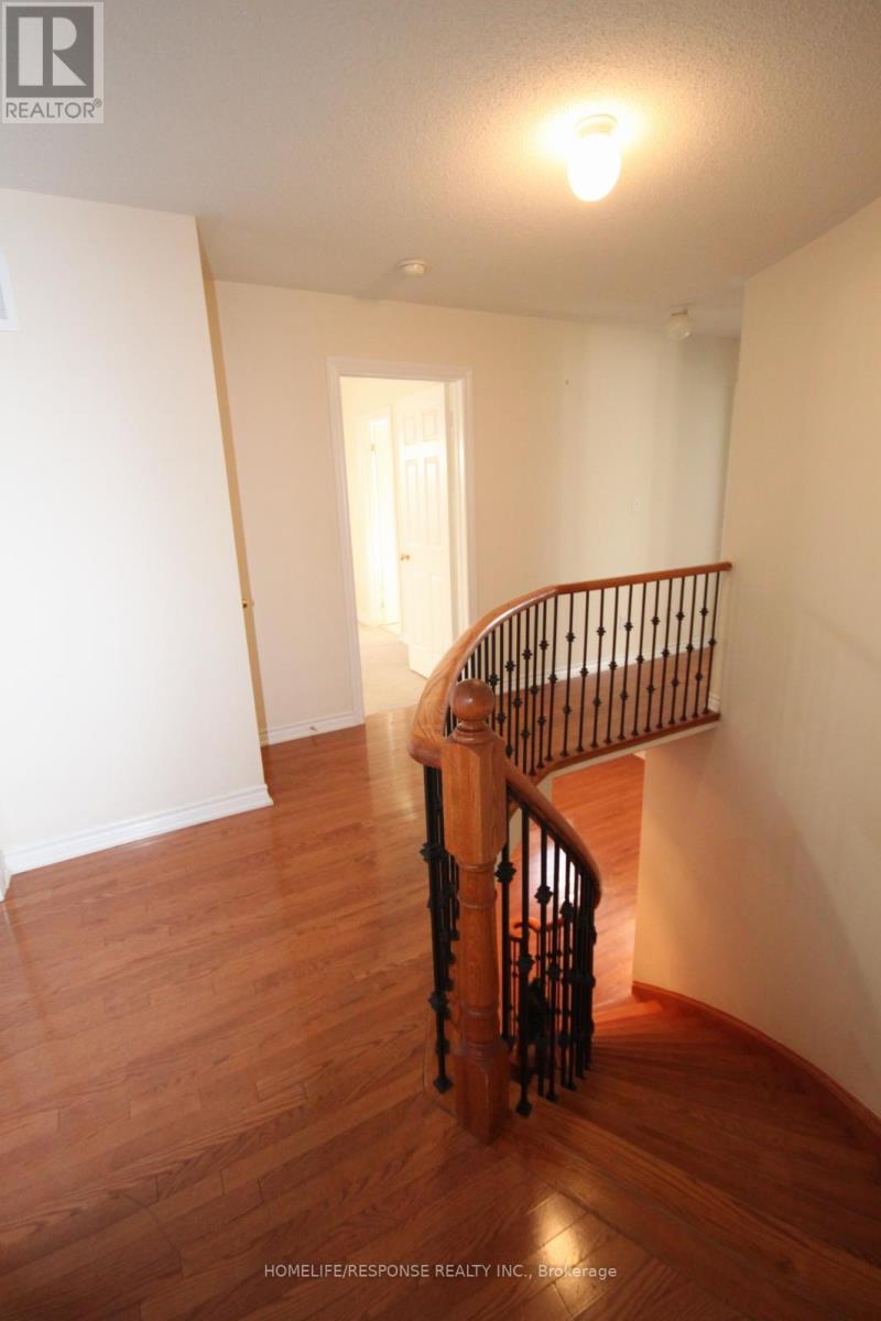 517 Fernforest Drive, Brampton, Ontario  L6R 0S8 - Photo 10 - W13027284