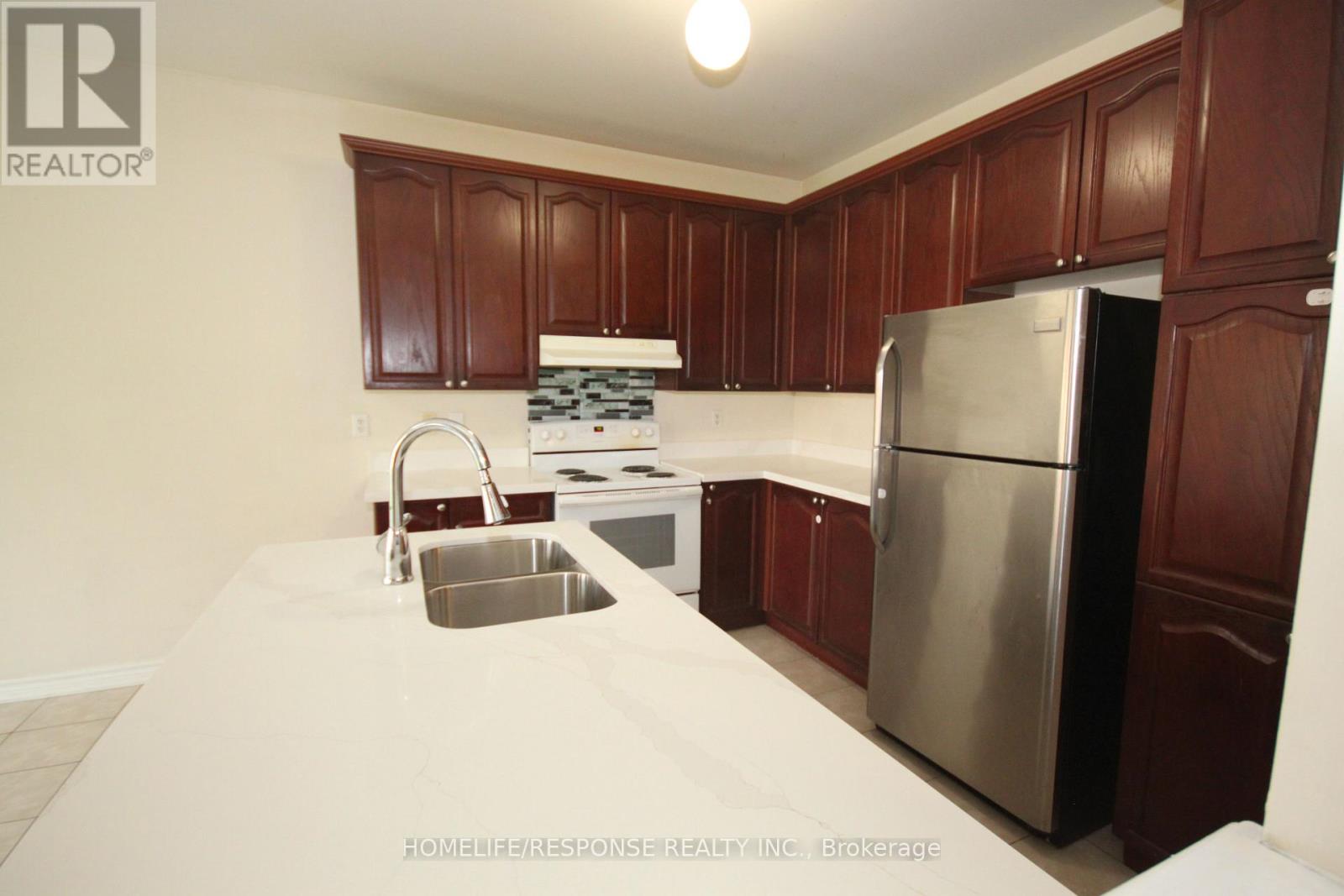 517 Fernforest Drive, Brampton, Ontario  L6R 0S8 - Photo 8 - W13027284