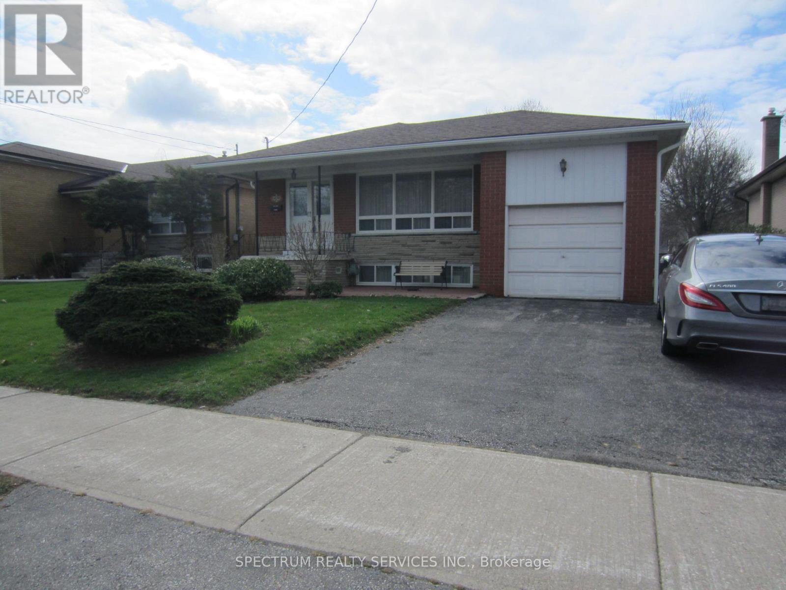 409 Patricia Avenue, Toronto, Ontario  M2R 2N1 - Photo 4 - C13029474