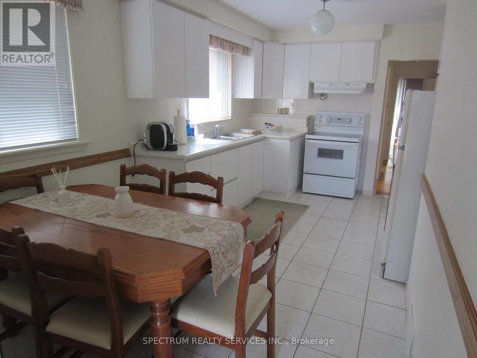 409 Patricia Avenue, Toronto, Ontario  M2R 2N1 - Photo 8 - C13029474