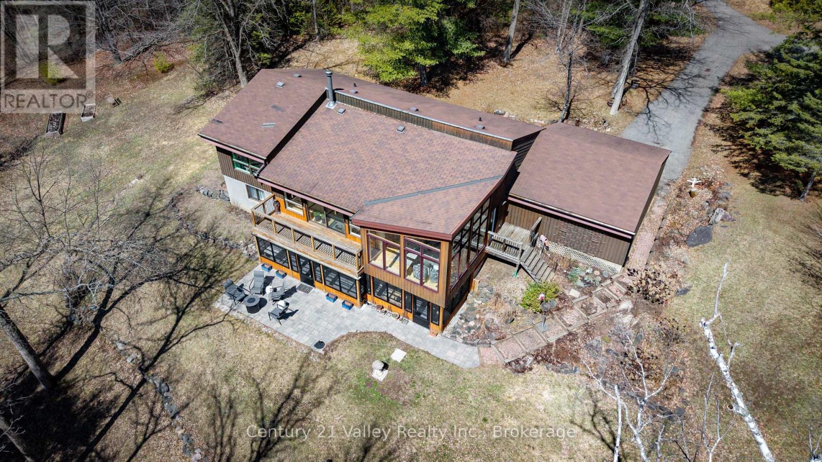 3233 Calabogie Road, Greater Madawaska, Ontario  K0J 1H0 - Photo 1 - X12821734