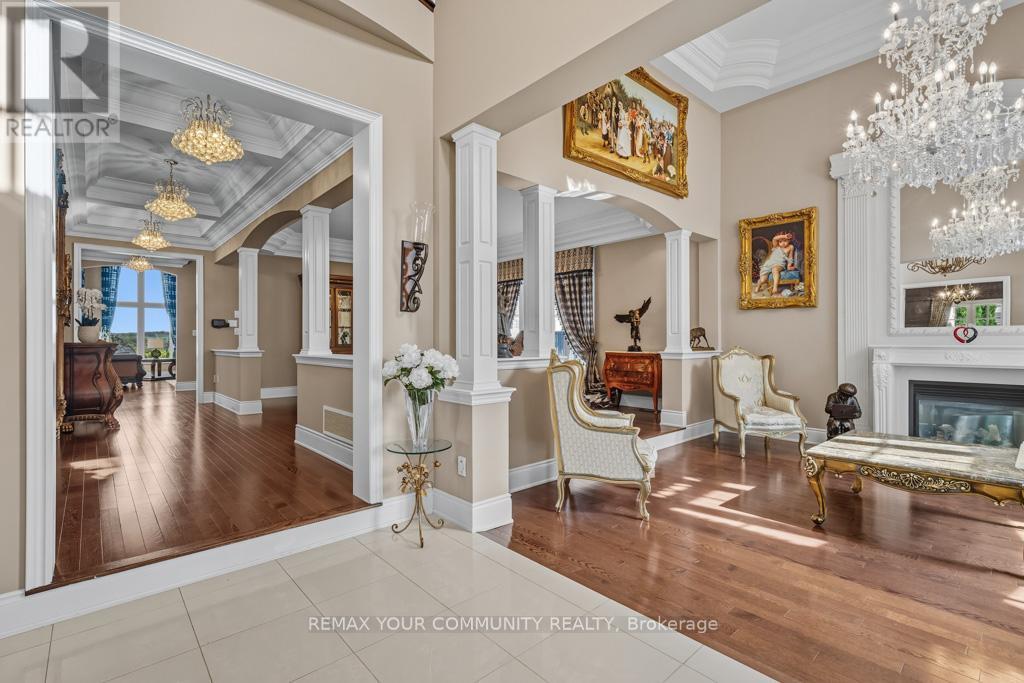 22 Longthorpe Court, Aurora, Ontario  L4G 0K4 - Photo 3 - N12737170