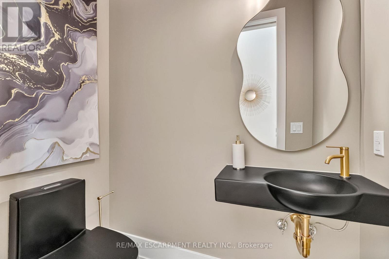 144 Mansfield Drive, Oakville, Ontario  L6H 1K4 - Photo 11 - W12783010