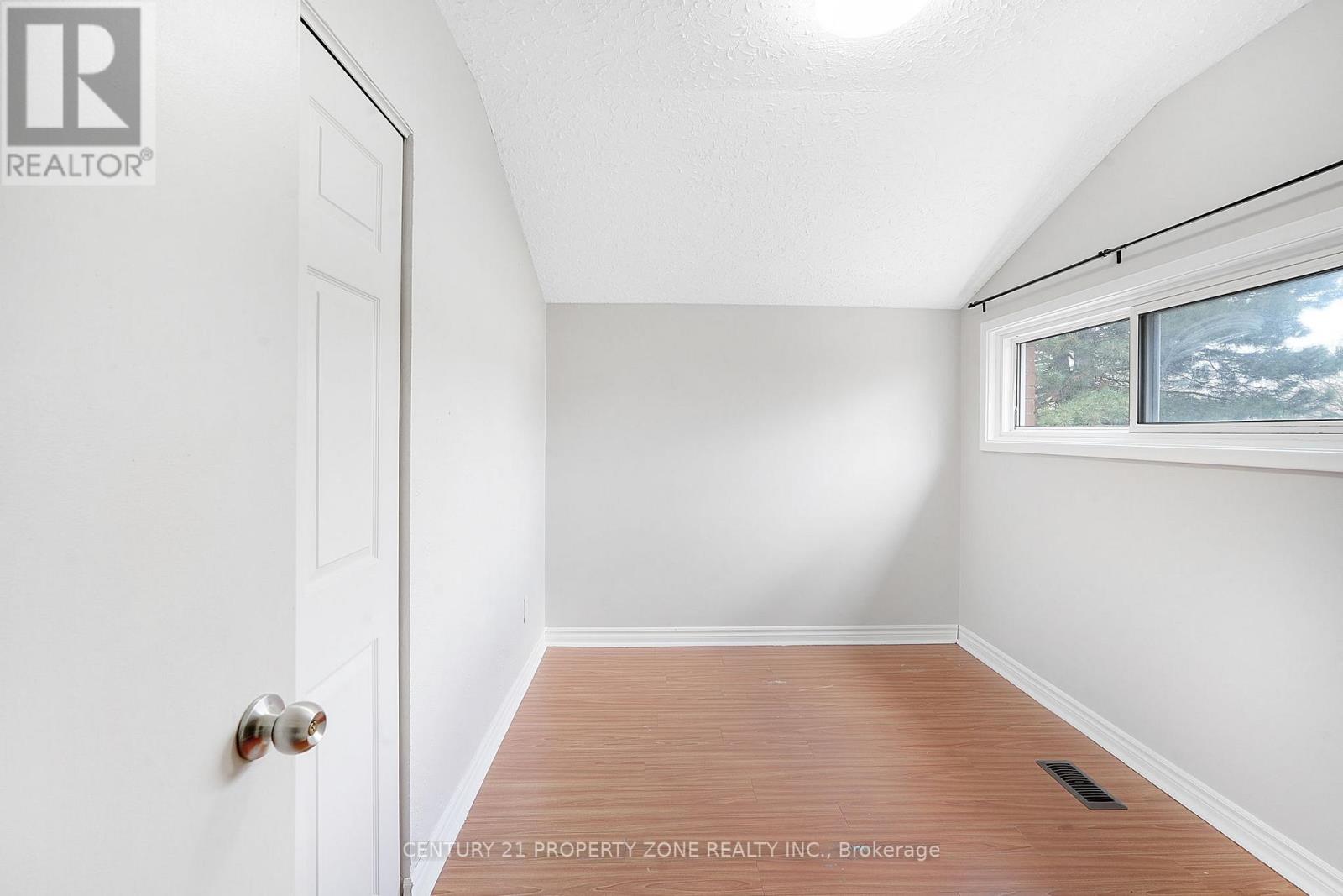 5 Hadrina Street, Brampton, Ontario  L6X 2J5 - Photo 11 - W13027166