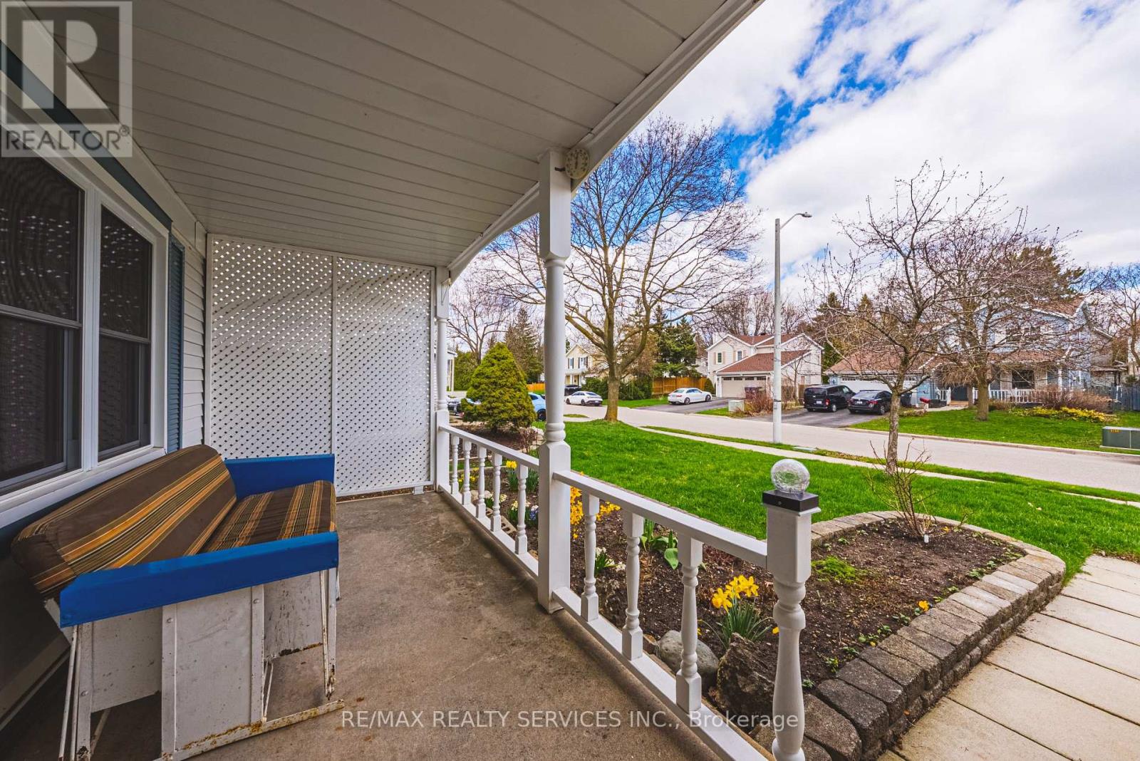 4 Mount Forest Drive, Brampton, Ontario  L6Z 1B7 - Photo 3 - W13029080