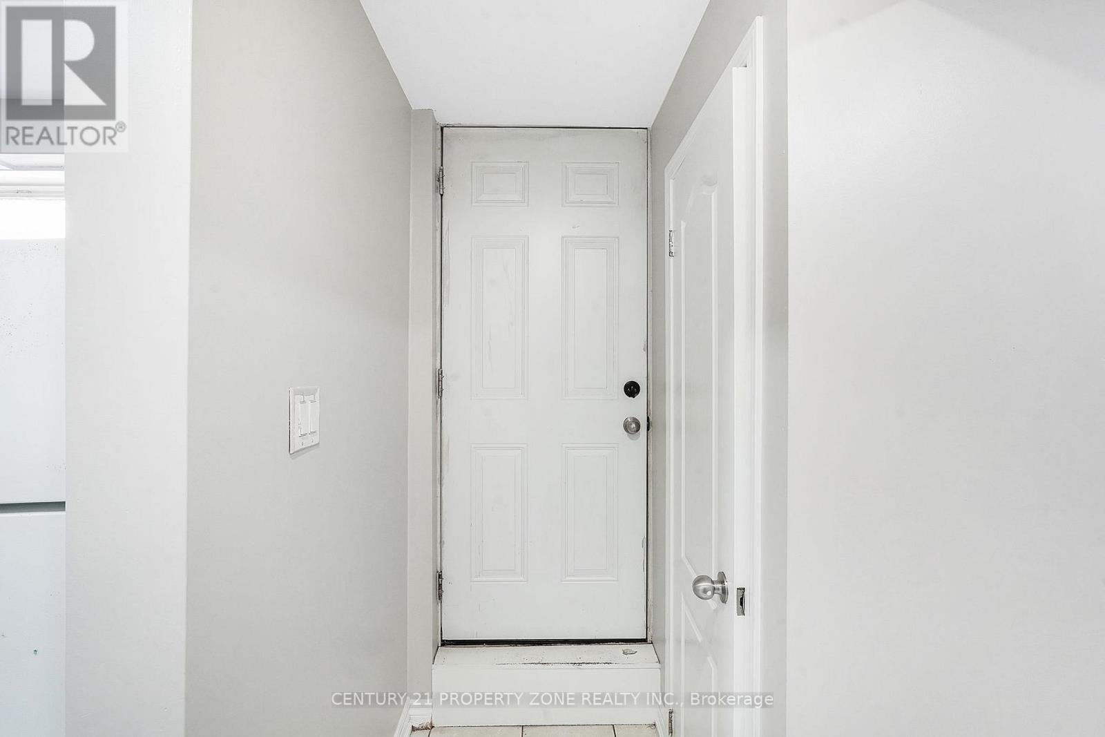 5 Hadrina Street, Brampton, Ontario  L6X 2J5 - Photo 8 - W13027166