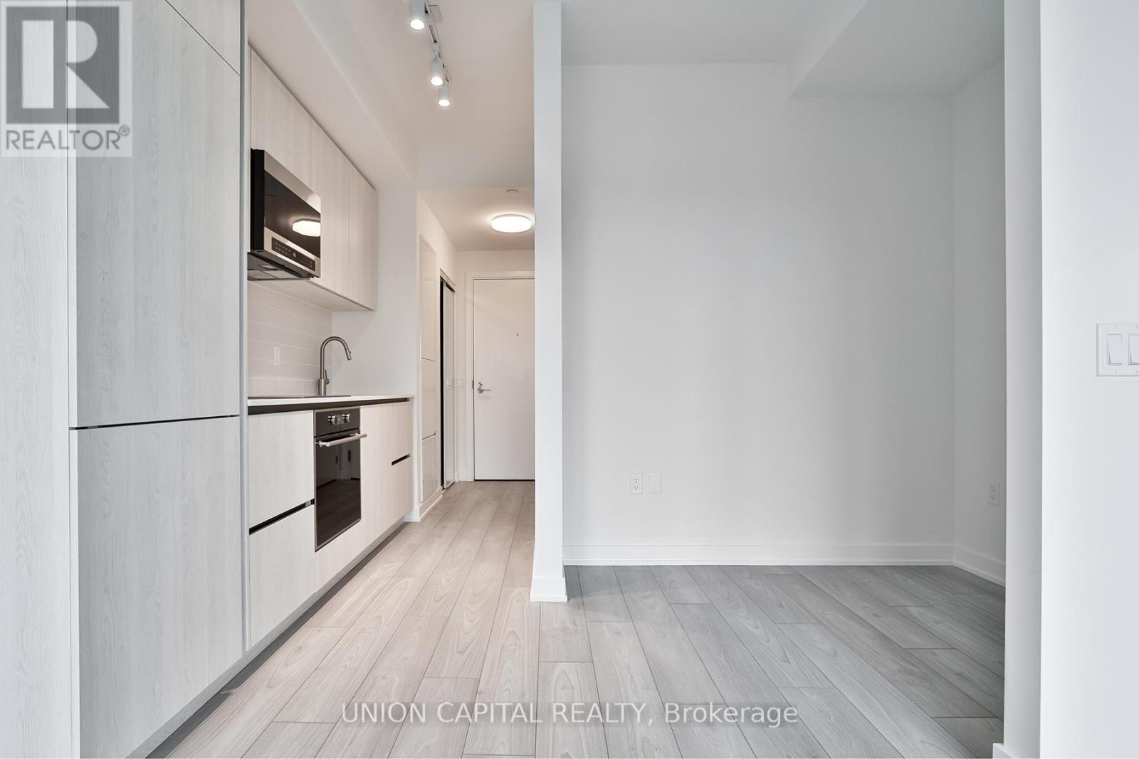 712s - 110 Broadway Avenue, Toronto, Ontario  M4P 1V7 - Photo 2 - C13029716