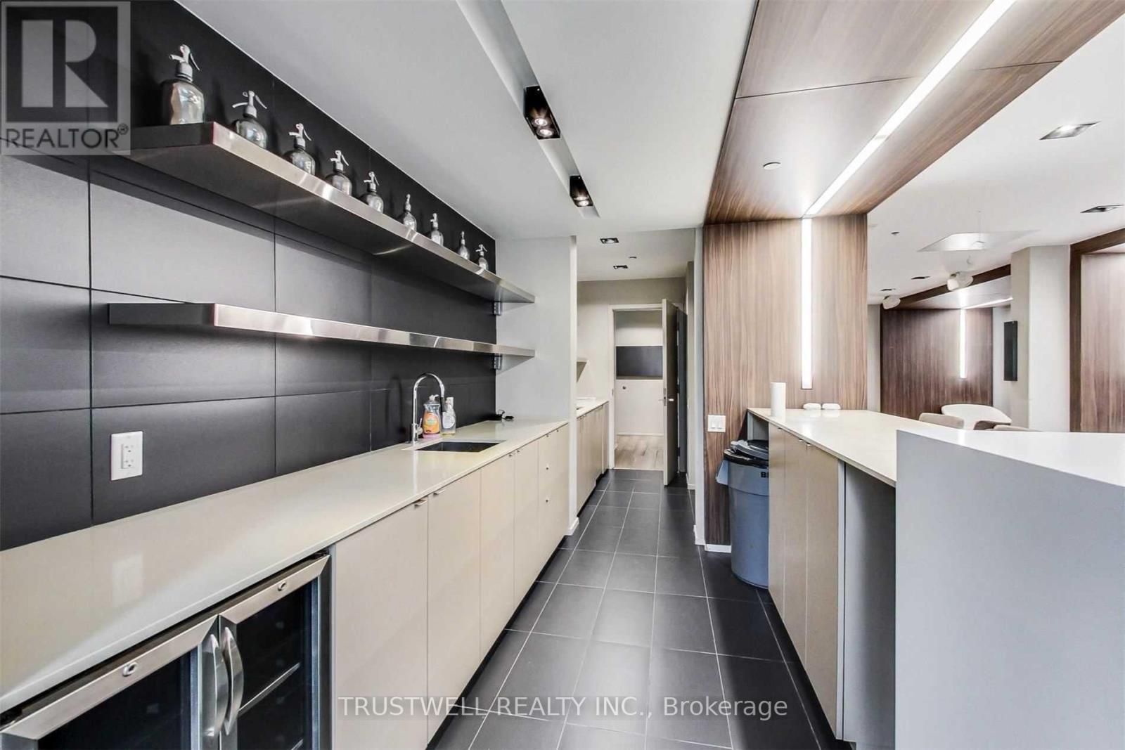 1601 - 101 Peter Street, Toronto, Ontario  M5V 0G6 - Photo 23 - C13030036