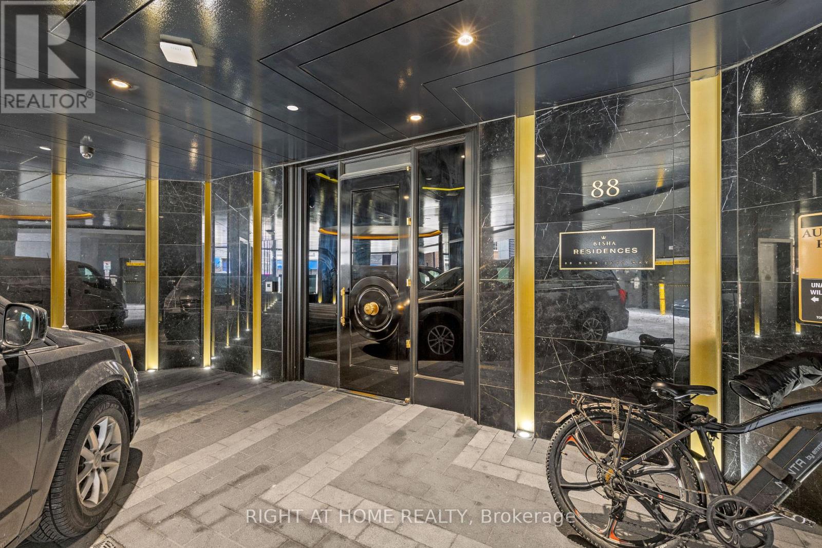 1401 - 88 Blue Jays Way, Toronto, Ontario  M5V 0L7 - Photo 2 - C13030062