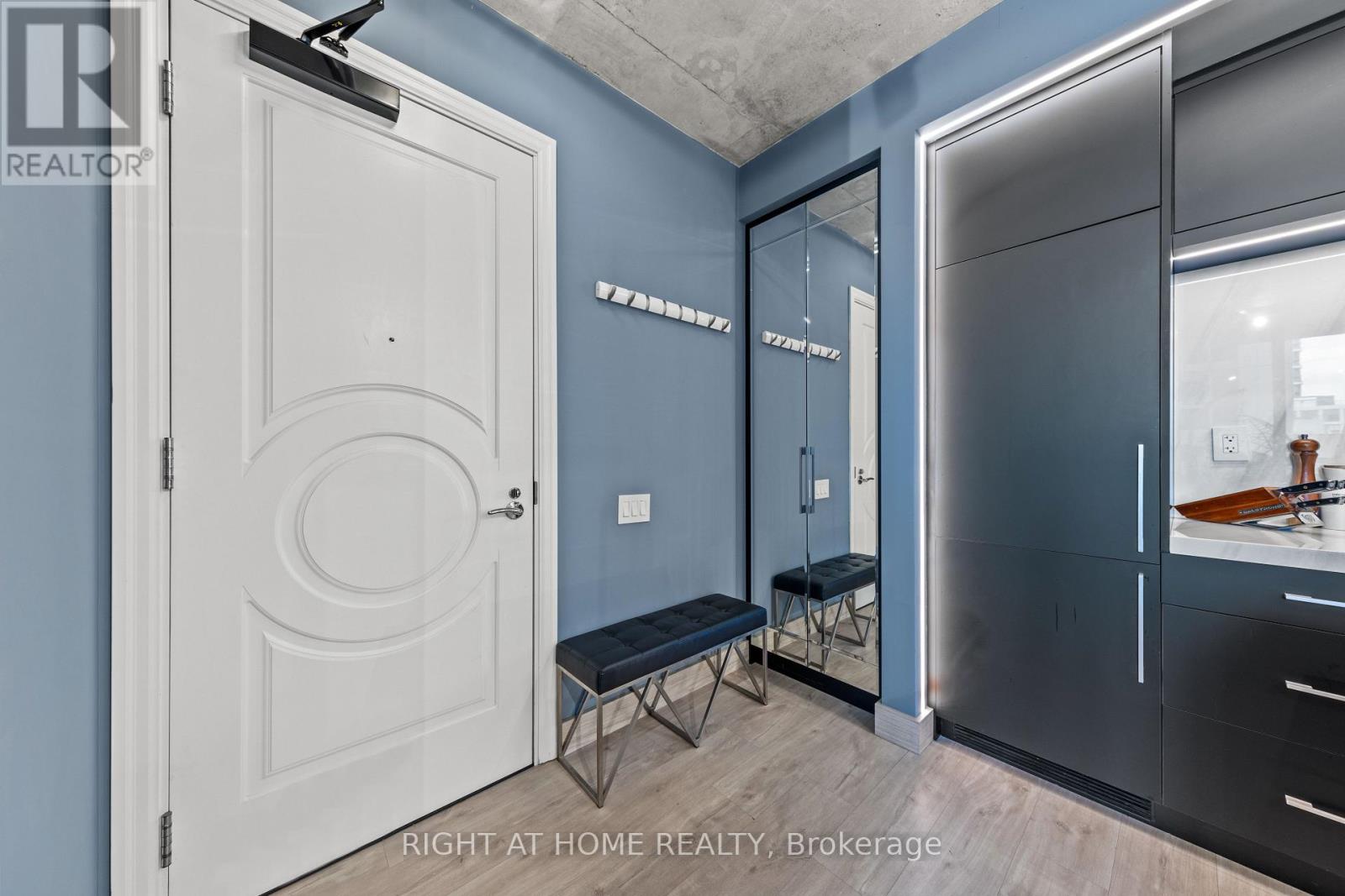 1401 - 88 Blue Jays Way, Toronto, Ontario  M5V 0L7 - Photo 4 - C13030062