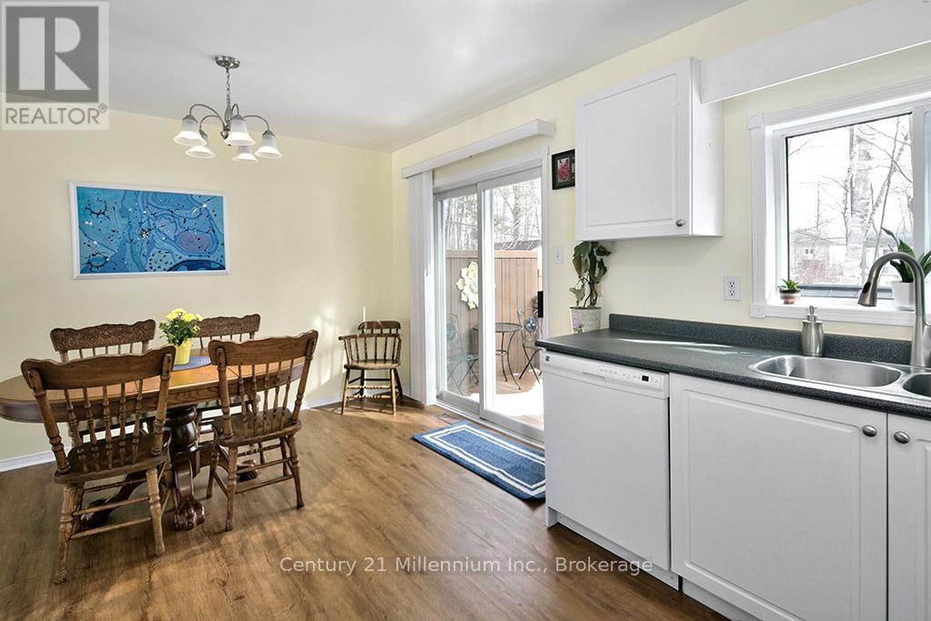 15 Brillinger Drive, Wasaga Beach, Ontario  L9Z 1L4 - Photo 12 - S12906094