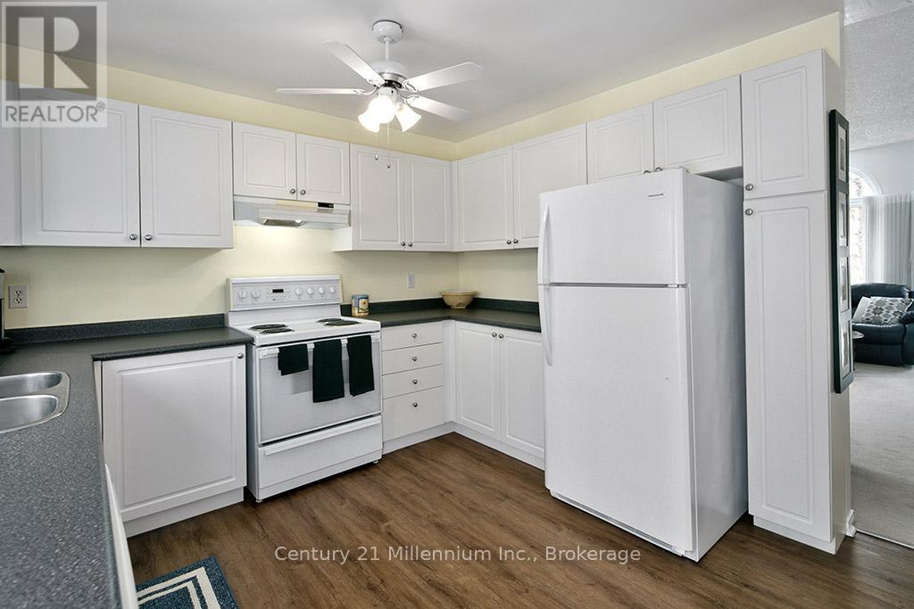 15 Brillinger Drive, Wasaga Beach, Ontario  L9Z 1L4 - Photo 11 - S12906094