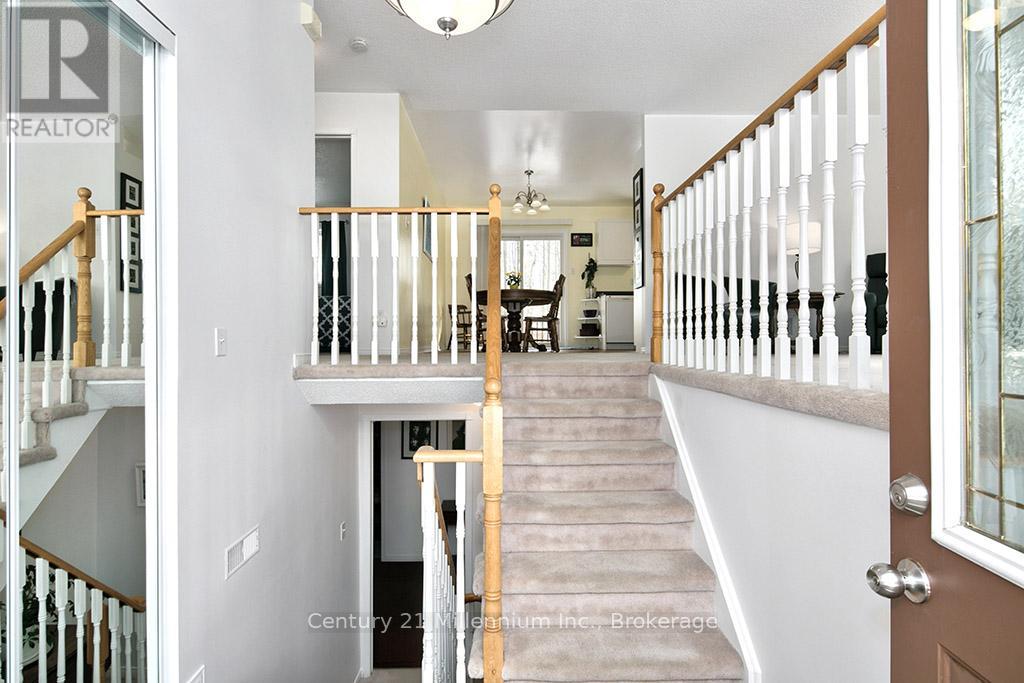 15 Brillinger Drive, Wasaga Beach, Ontario  L9Z 1L4 - Photo 4 - S12906094