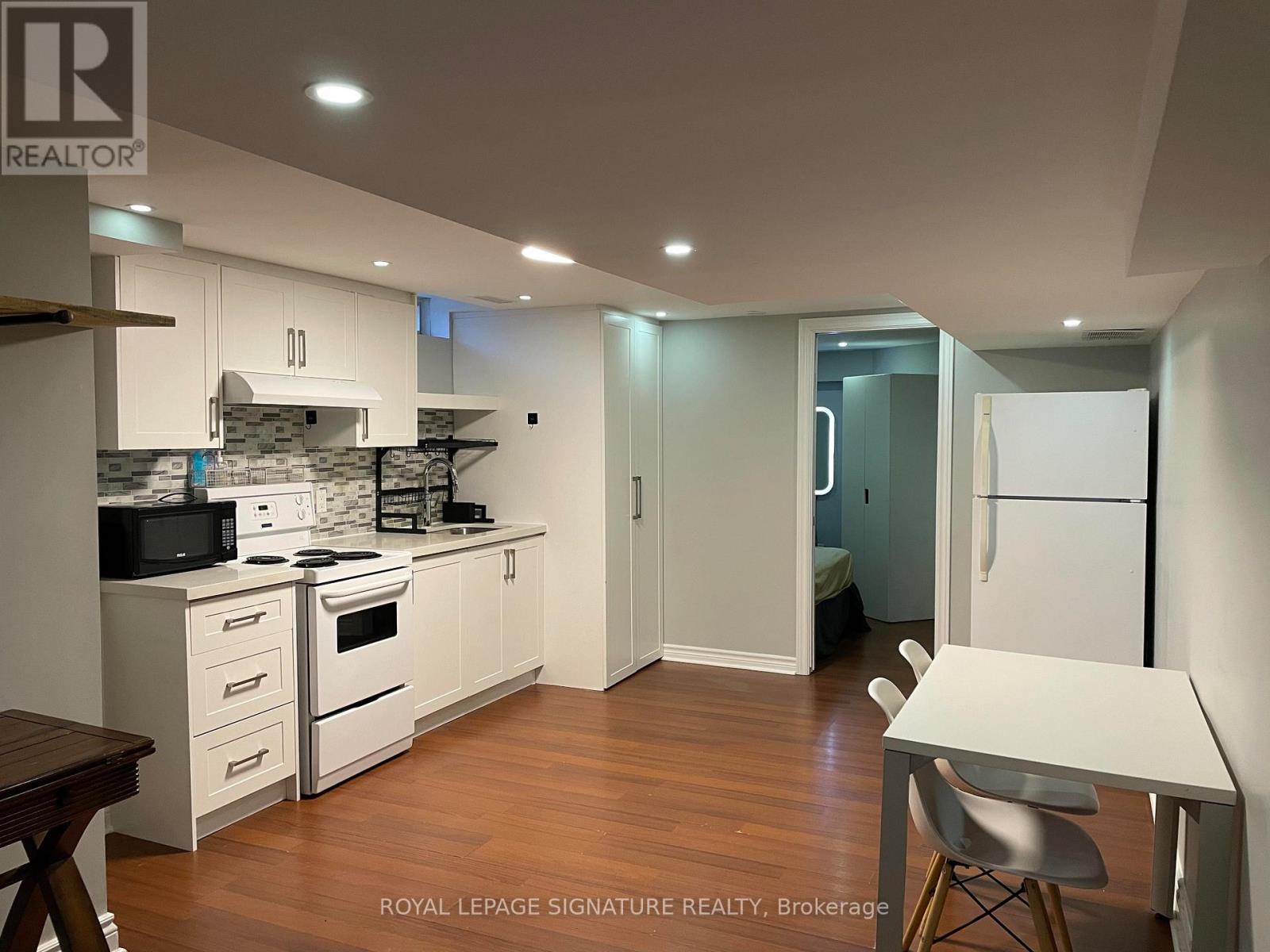 BSMT - 157 ROUGE RIVER DRIVE, Toronto, Ontario