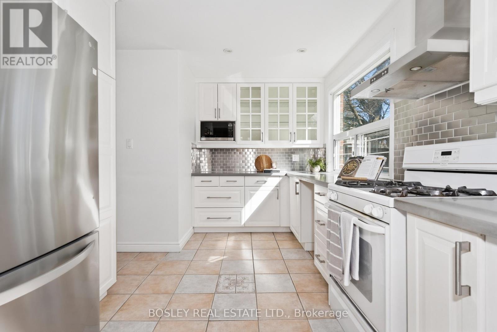 21 Bridlewood Boulevard, Toronto, Ontario  M1T 1P3 - Photo 12 - E13029898