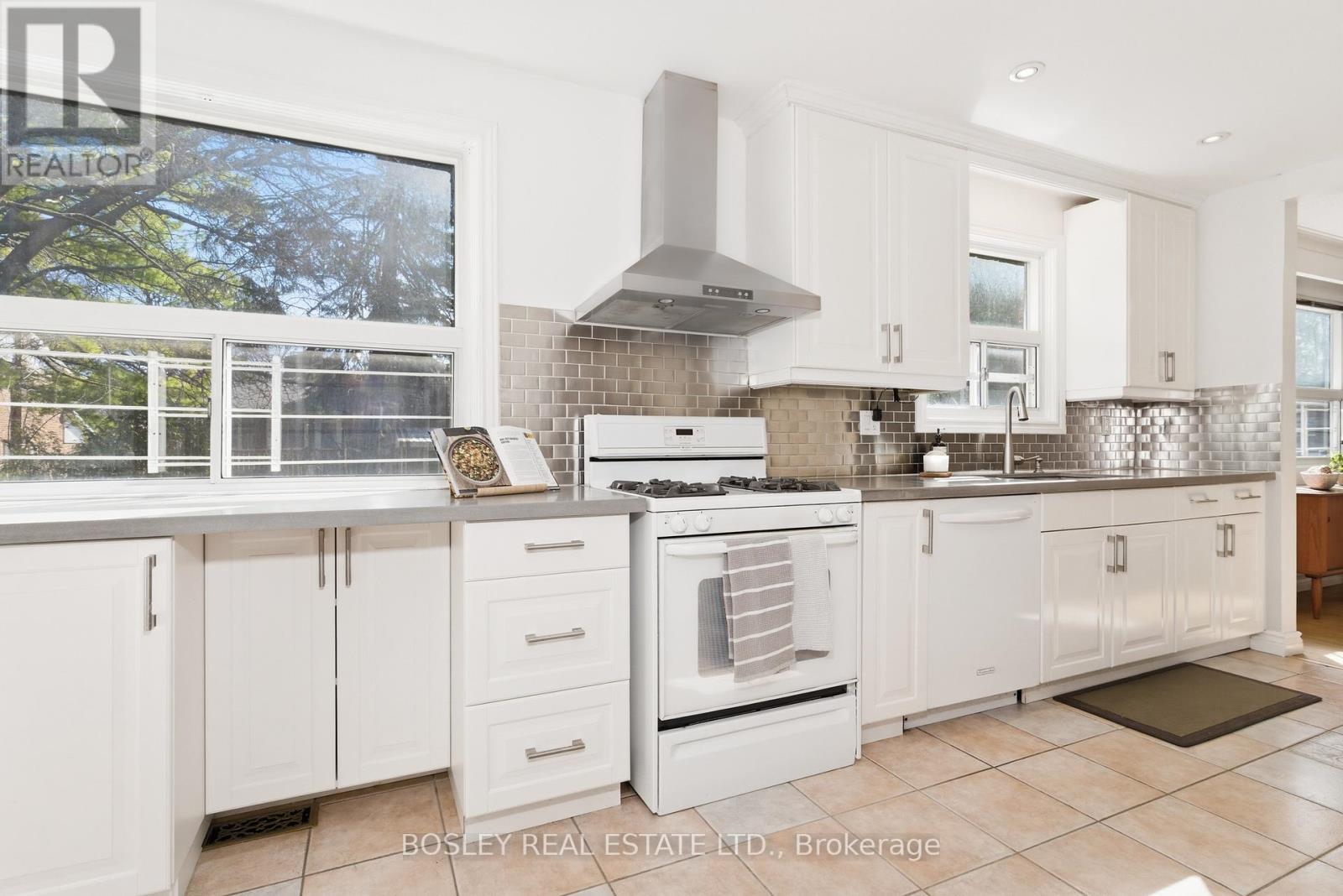 21 Bridlewood Boulevard, Toronto, Ontario  M1T 1P3 - Photo 14 - E13029898