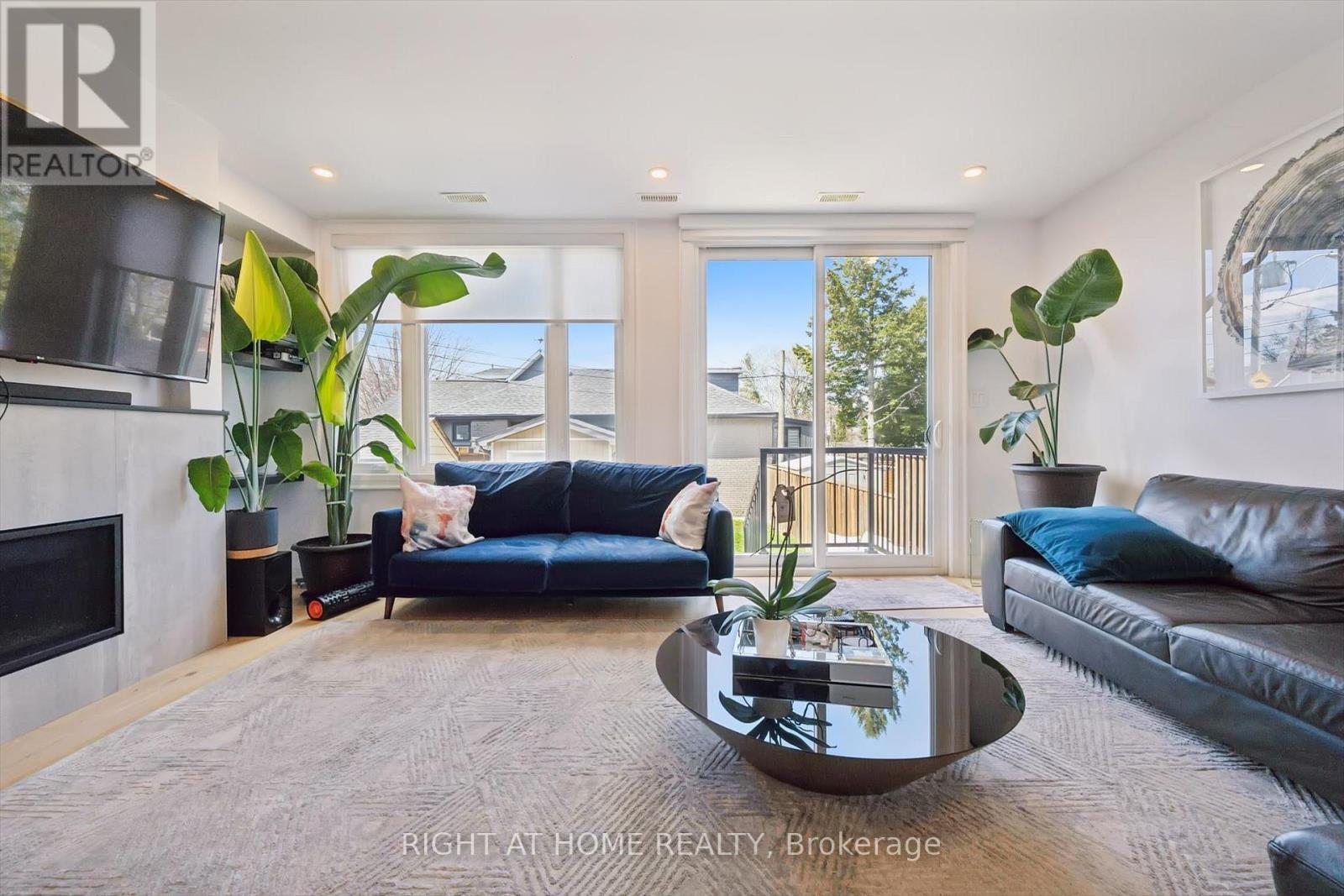 814 Coxwell Avenue, Toronto, Ontario  M4C 3E6 - Photo 11 - E13029938