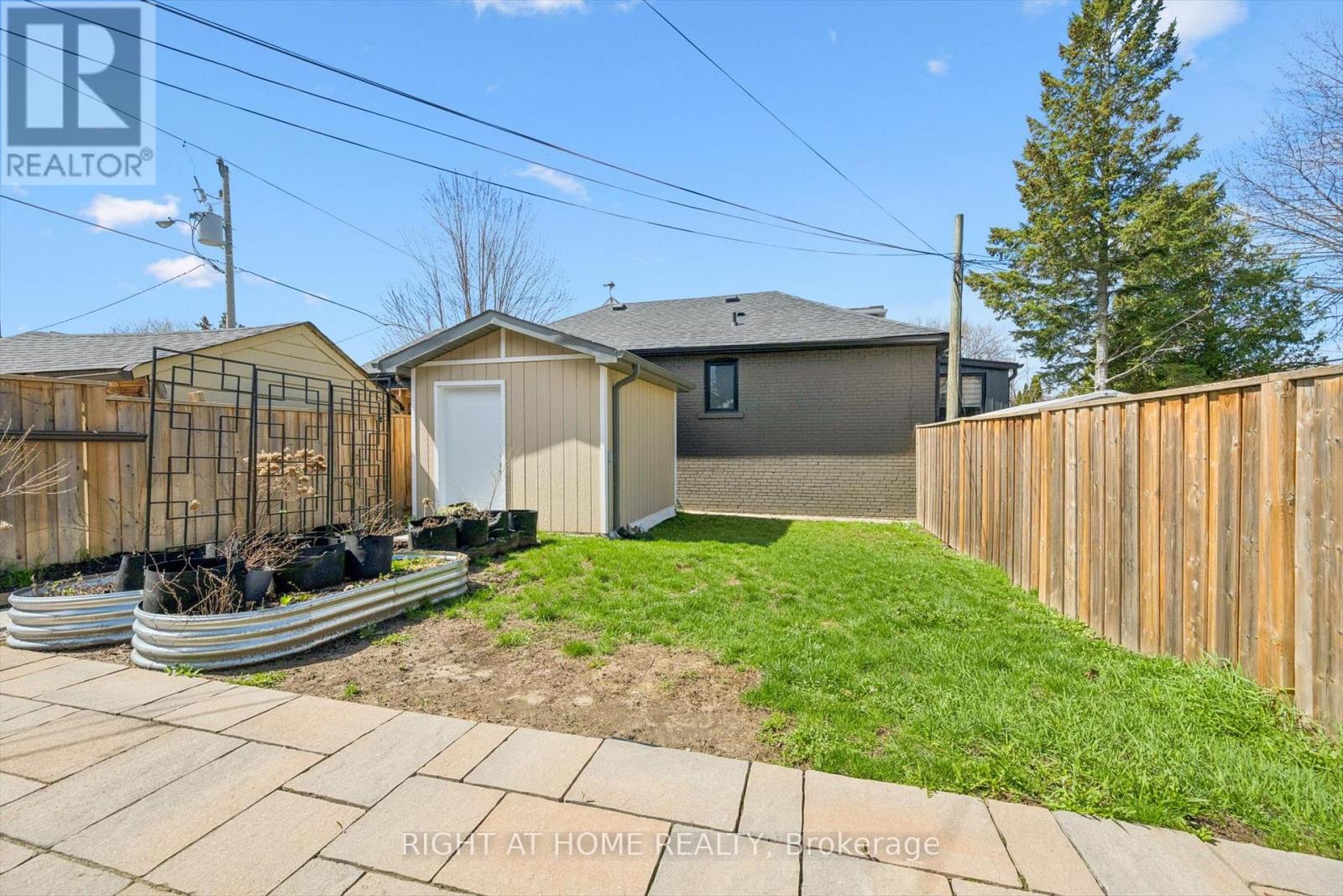 814 Coxwell Avenue, Toronto, Ontario  M4C 3E6 - Photo 29 - E13029938