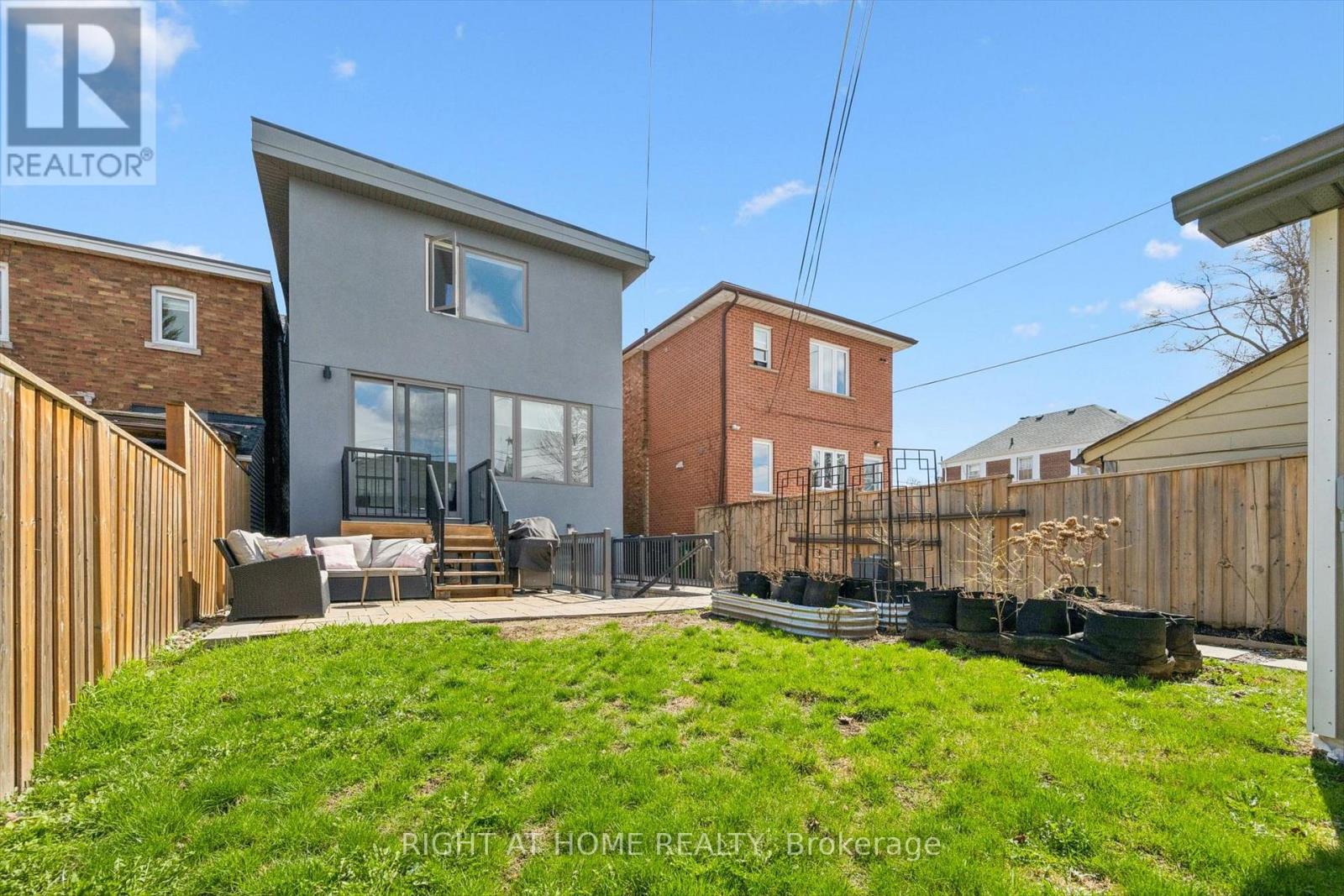 814 Coxwell Avenue, Toronto, Ontario  M4C 3E6 - Photo 30 - E13029938