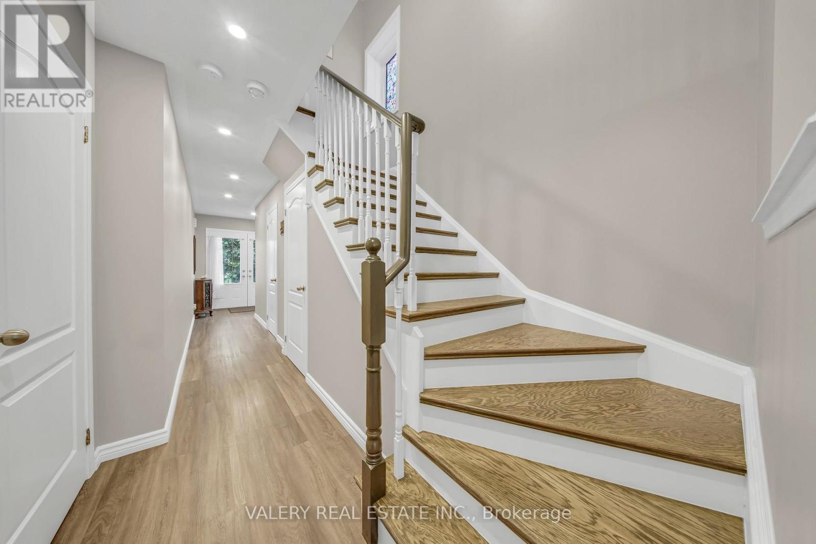 2442 Equestrian Crescent, Oshawa, Ontario  L1L 0L7 - Photo 12 - E13030014