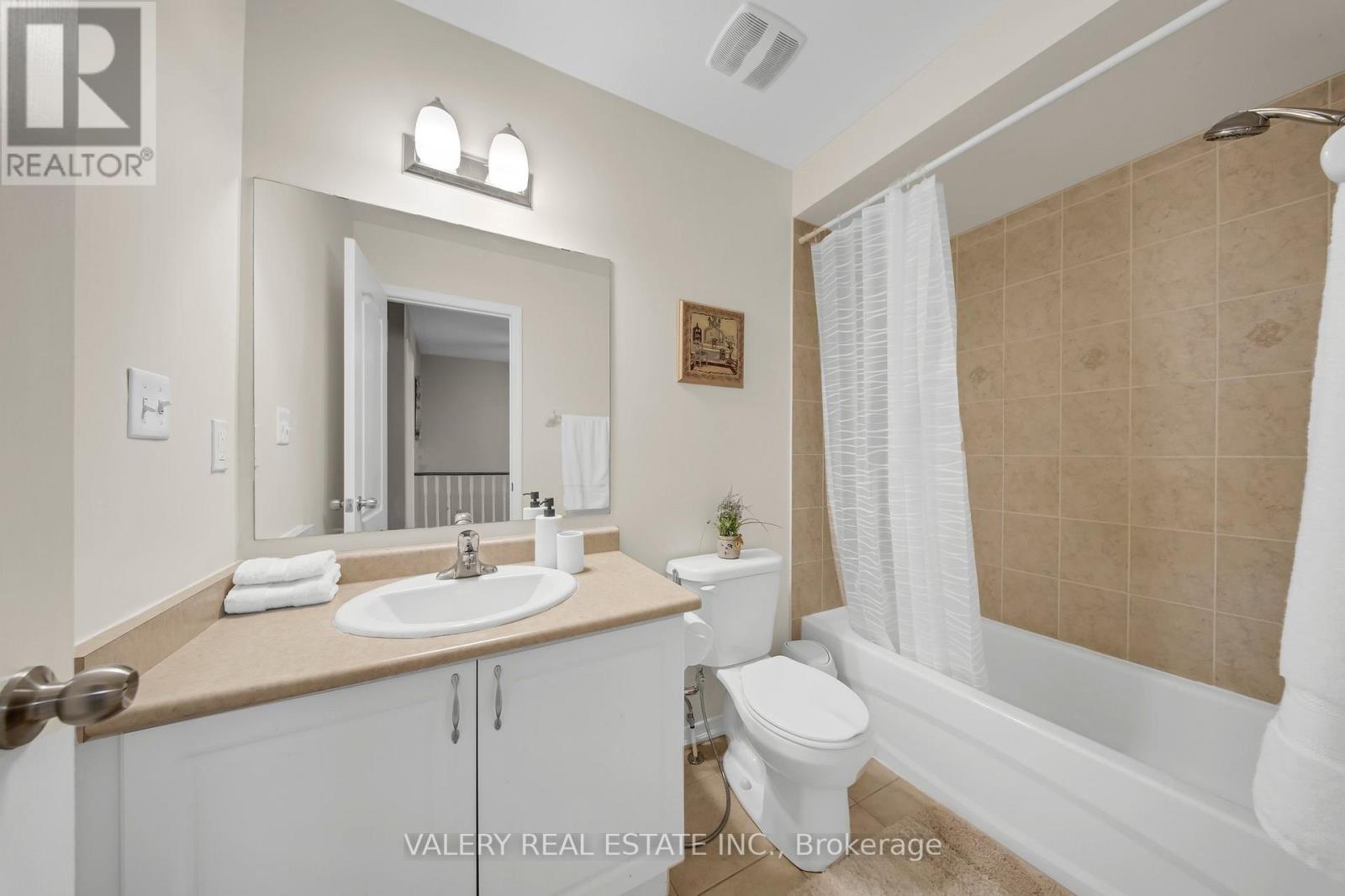 2442 Equestrian Crescent, Oshawa, Ontario  L1L 0L7 - Photo 16 - E13030014