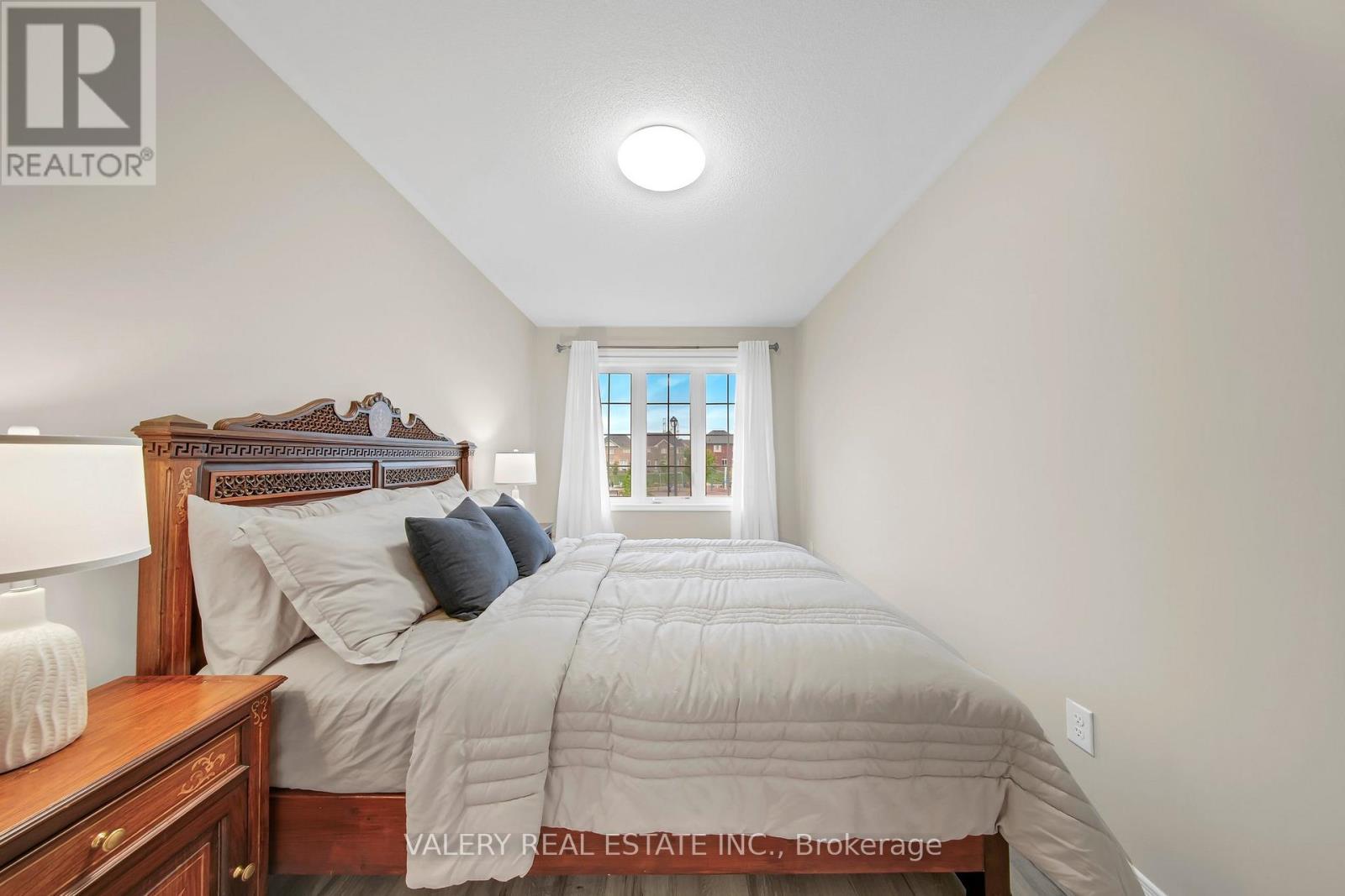 2442 Equestrian Crescent, Oshawa, Ontario  L1L 0L7 - Photo 17 - E13030014