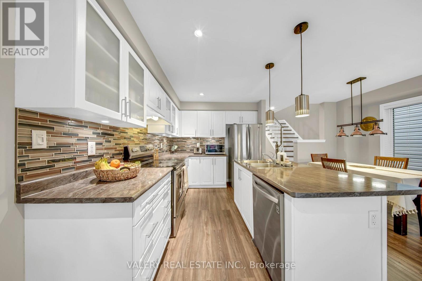 2442 Equestrian Crescent, Oshawa, Ontario  L1L 0L7 - Photo 8 - E13030014