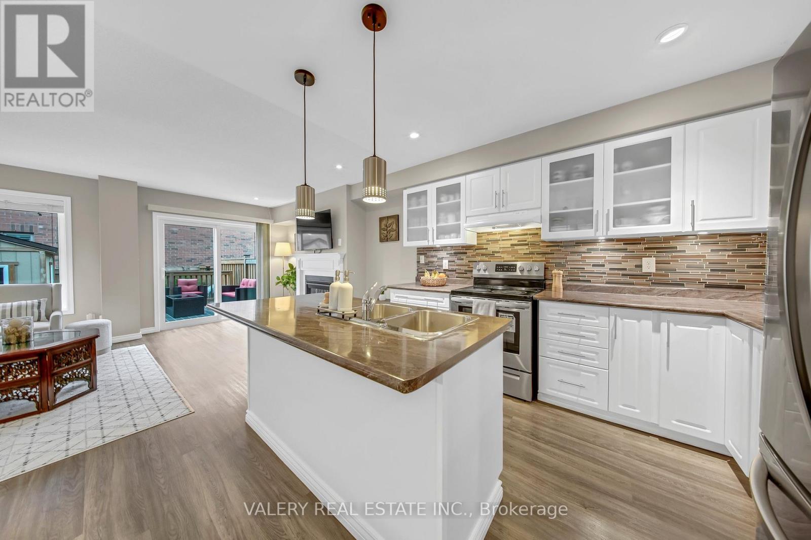 2442 Equestrian Crescent, Oshawa, Ontario  L1L 0L7 - Photo 9 - E13030014