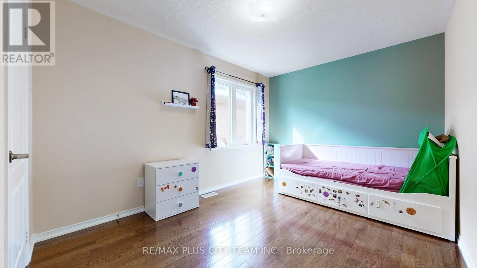 16 Edison Way, Whitby, Ontario  L1R 0M3 - Photo 30 - E13030064