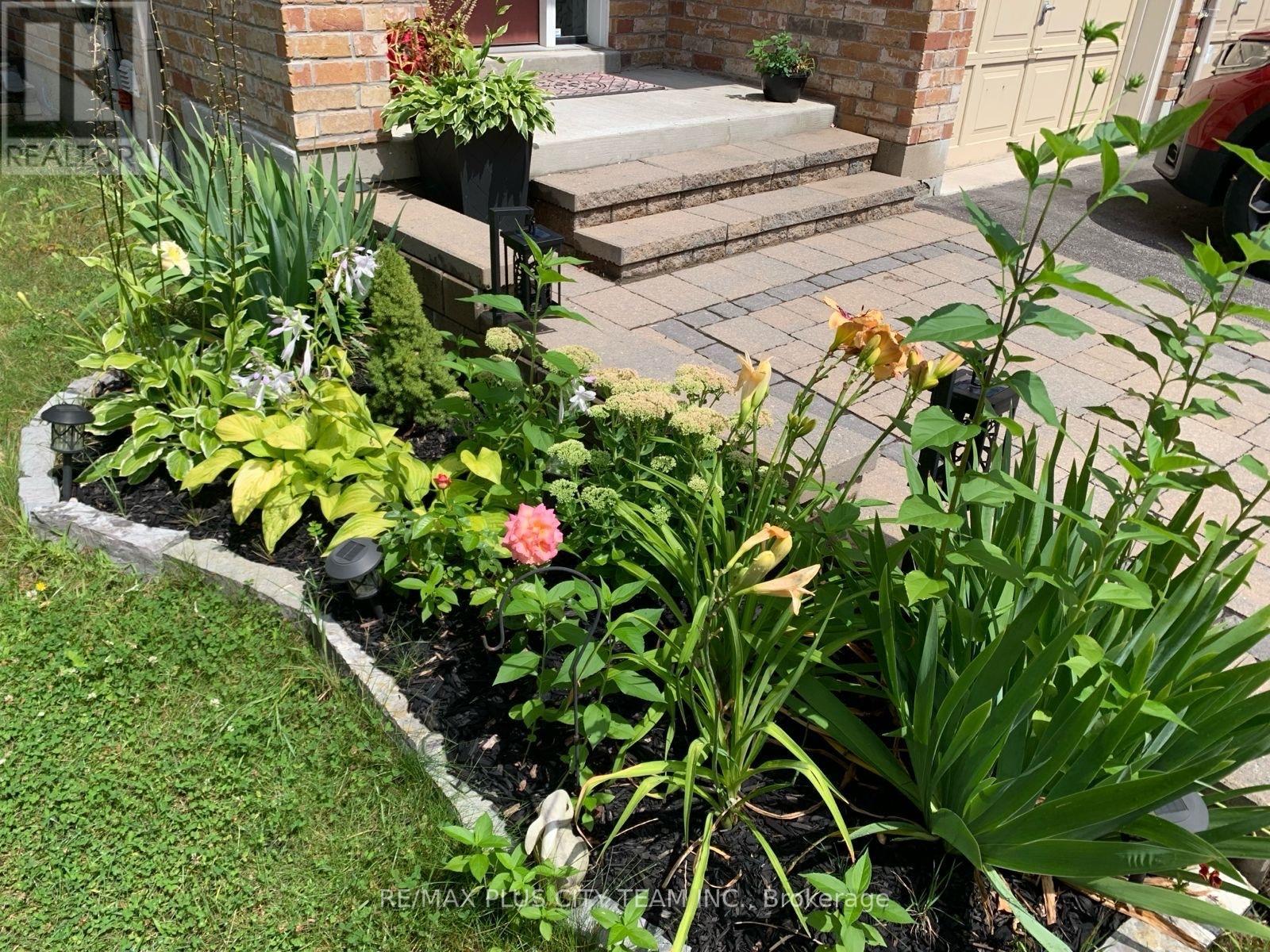 16 Edison Way, Whitby, Ontario  L1R 0M3 - Photo 47 - E13030064