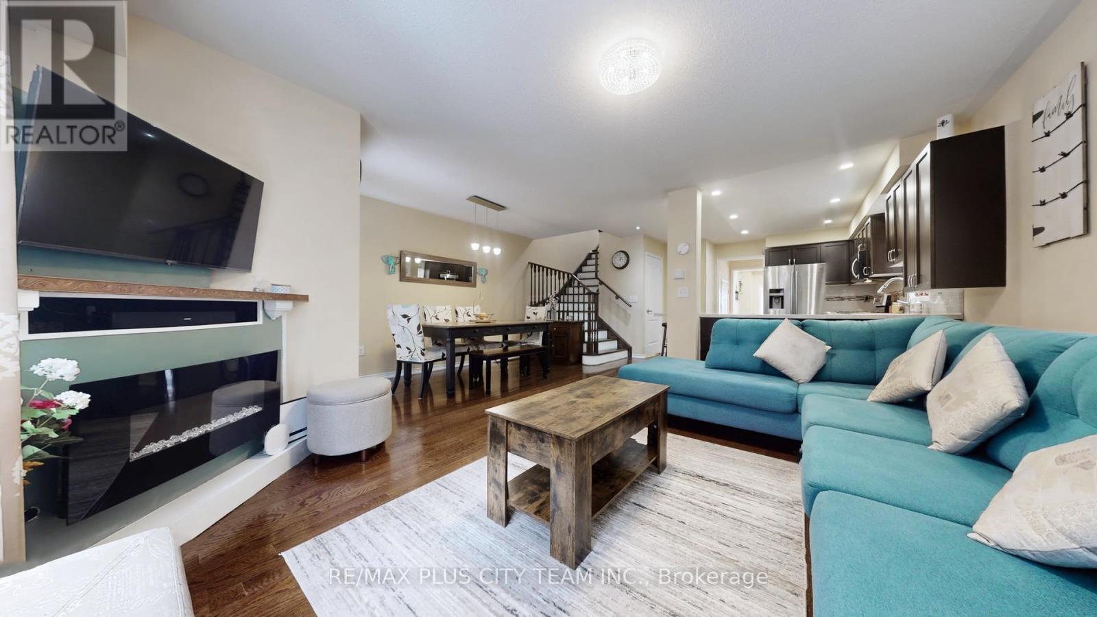 16 Edison Way, Whitby, Ontario  L1R 0M3 - Photo 7 - E13030064