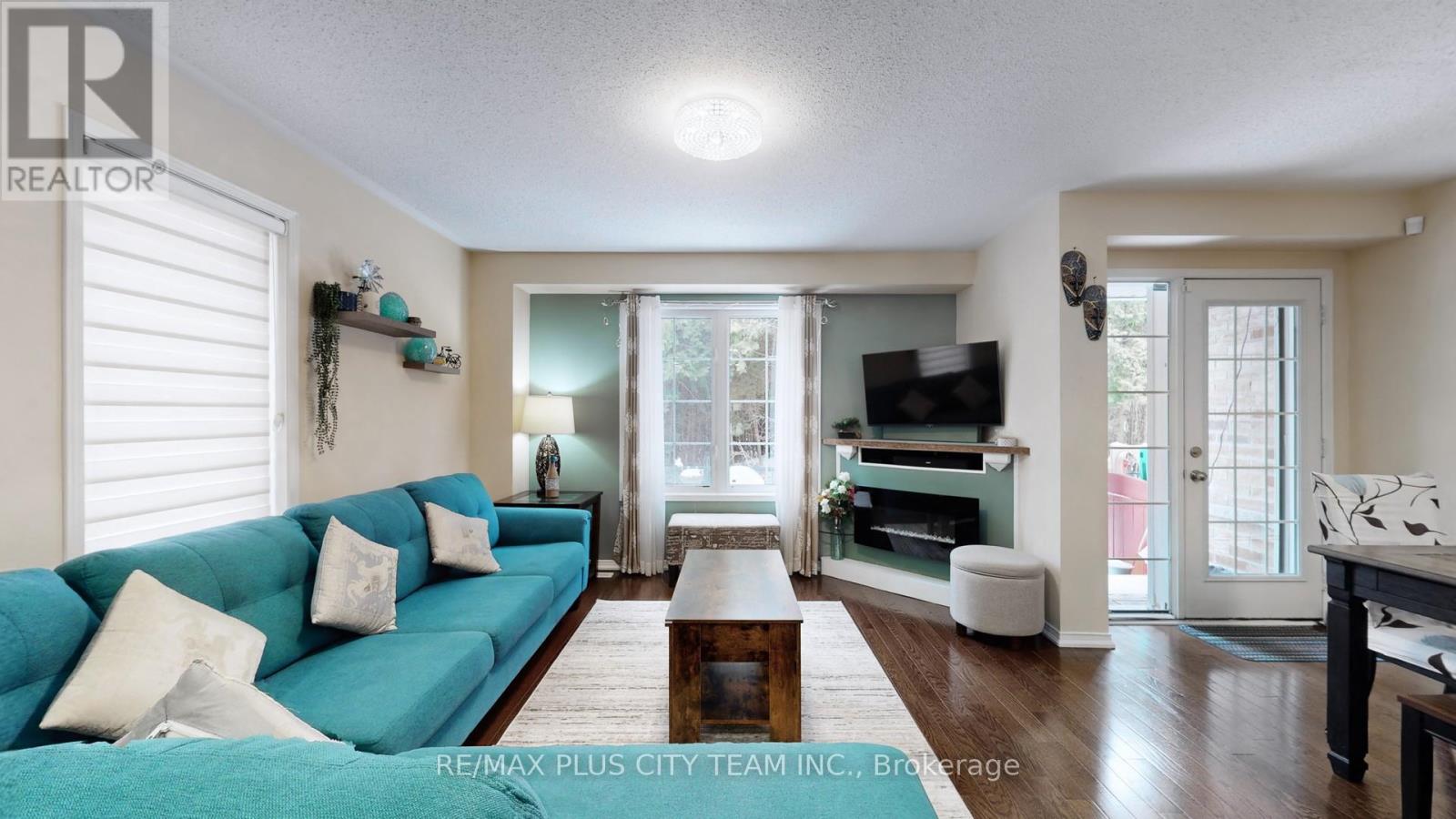 16 Edison Way, Whitby, Ontario  L1R 0M3 - Photo 9 - E13030064