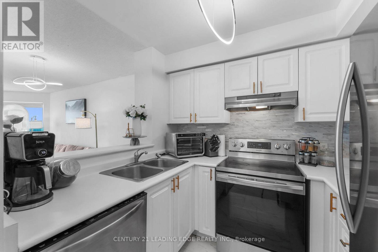 1609 - 11 Lee Centre Drive, Toronto, Ontario  M1H 3J5 - Photo 11 - E13030108