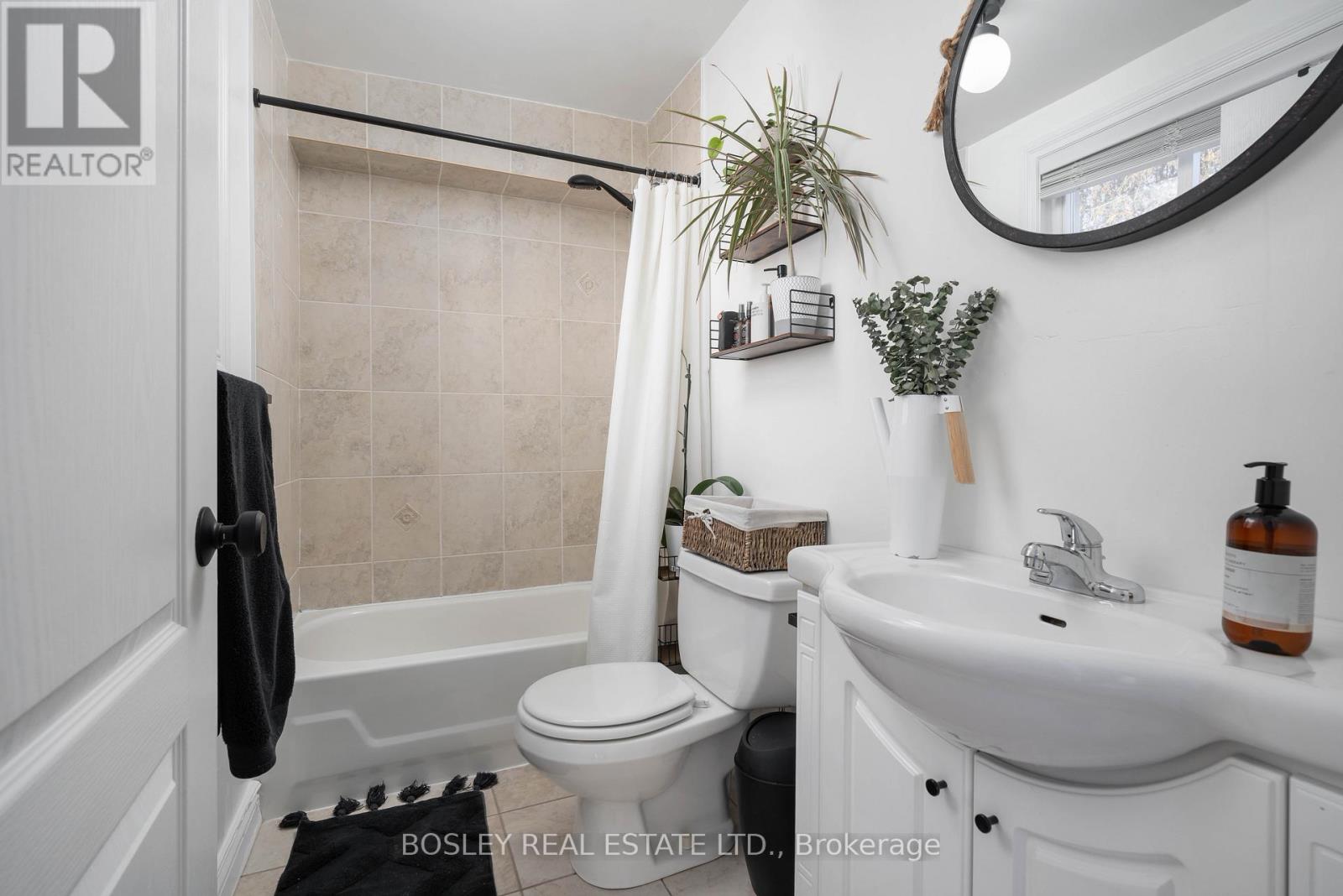 24 Queensdale Avenue, Toronto, Ontario  M4J 1X9 - Photo 19 - E13030114