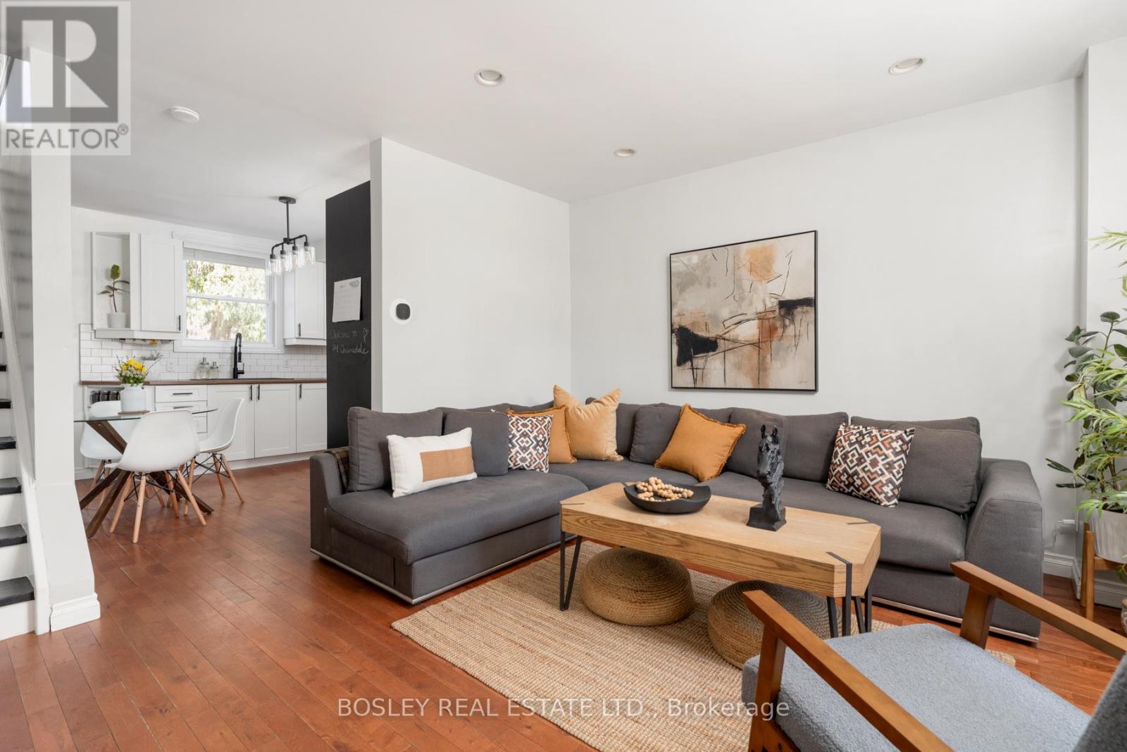 24 Queensdale Avenue, Toronto, Ontario  M4J 1X9 - Photo 3 - E13030114