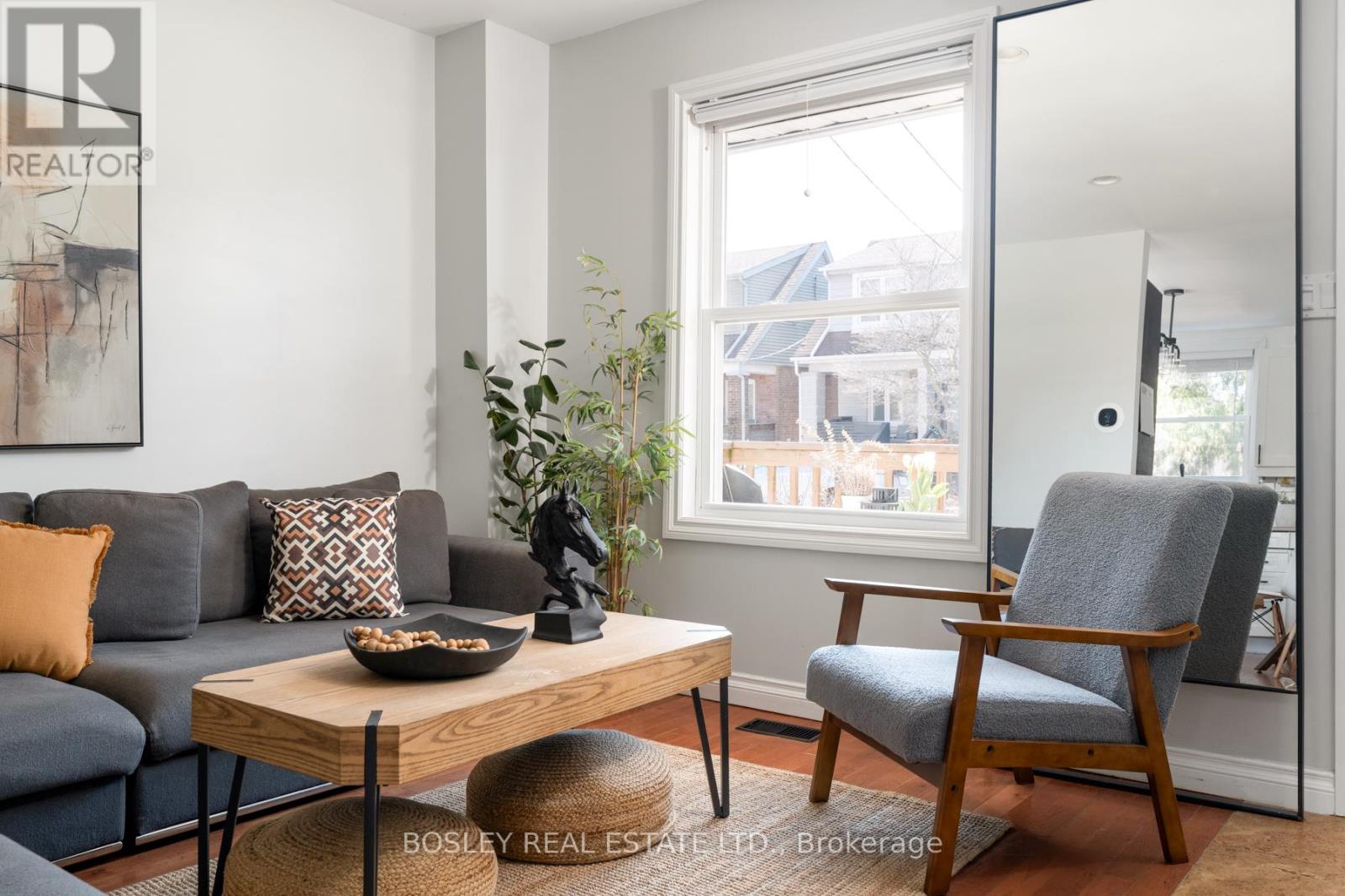 24 Queensdale Avenue, Toronto, Ontario  M4J 1X9 - Photo 5 - E13030114