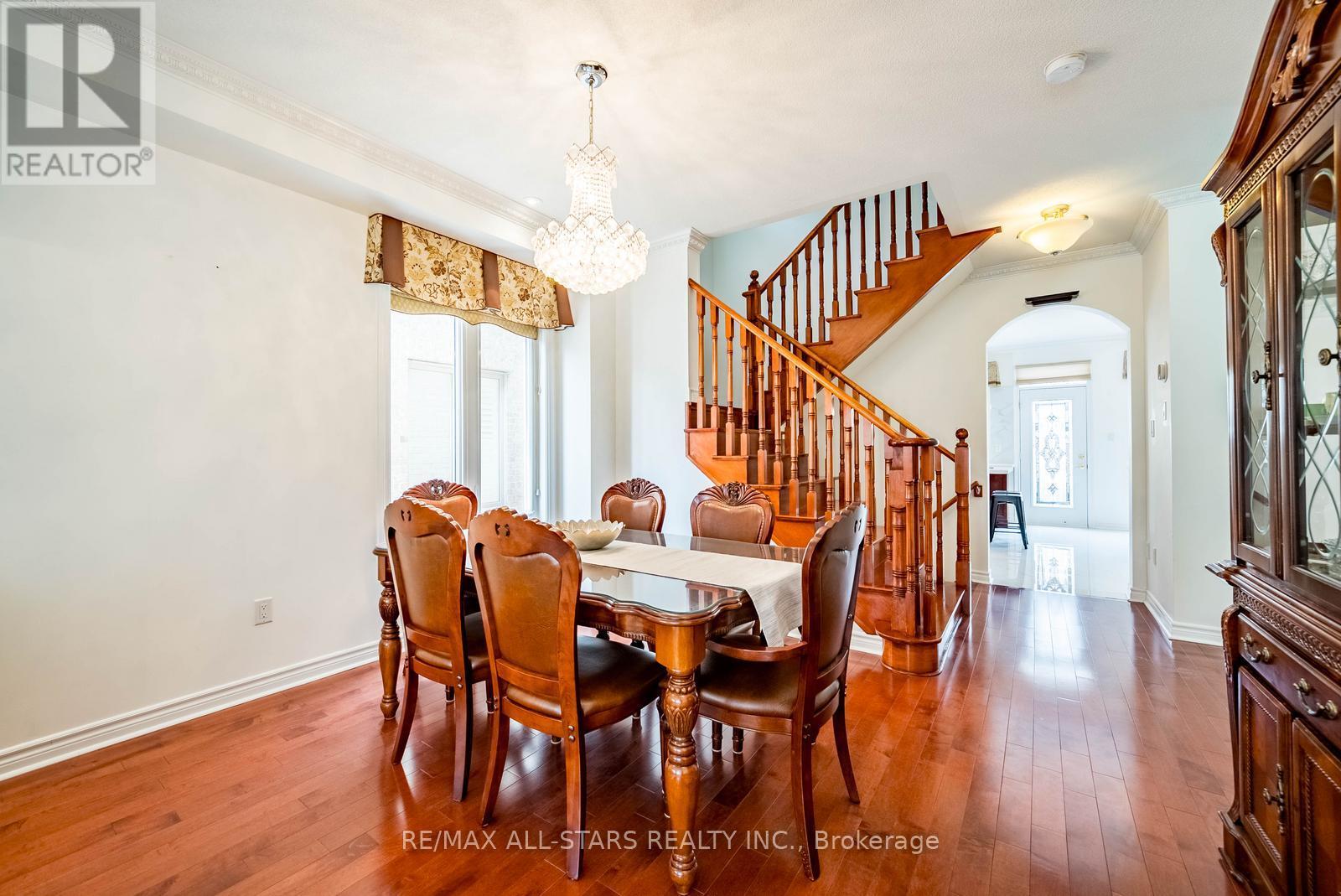 38 Sugardale Street, Whitchurch-Stouffville, Ontario  L4A 0B7 - Photo 12 - N13029900