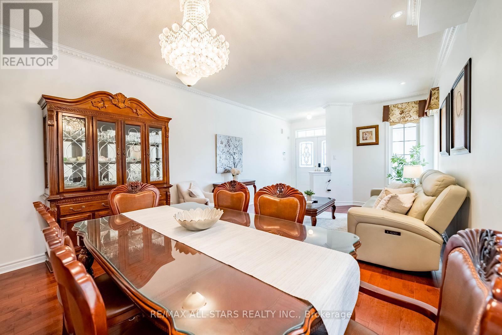 38 Sugardale Street, Whitchurch-Stouffville, Ontario  L4A 0B7 - Photo 14 - N13029900